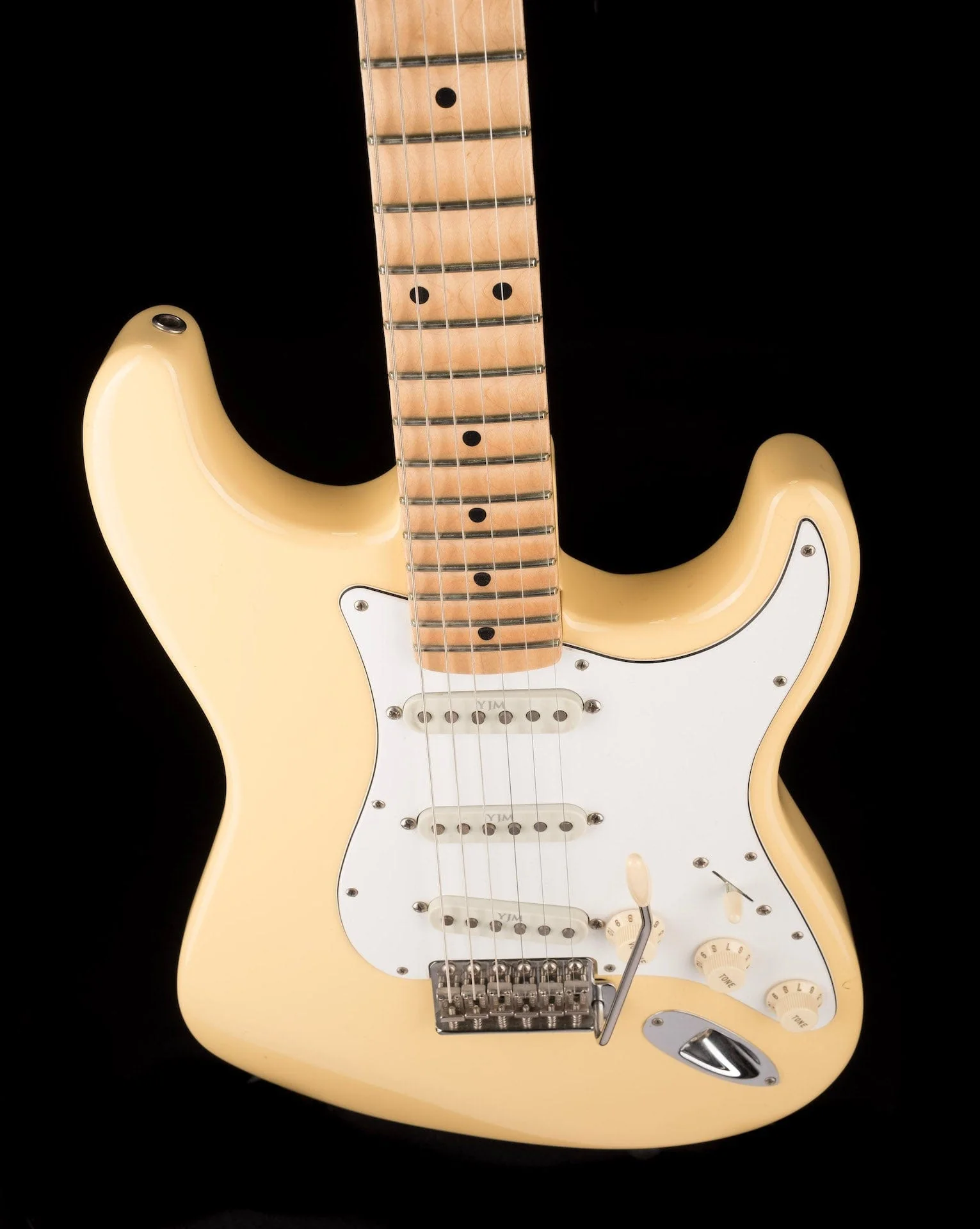 Used Fender Yngwie Malmsteen Stratocaster Vintage White with OHSC - Image 4