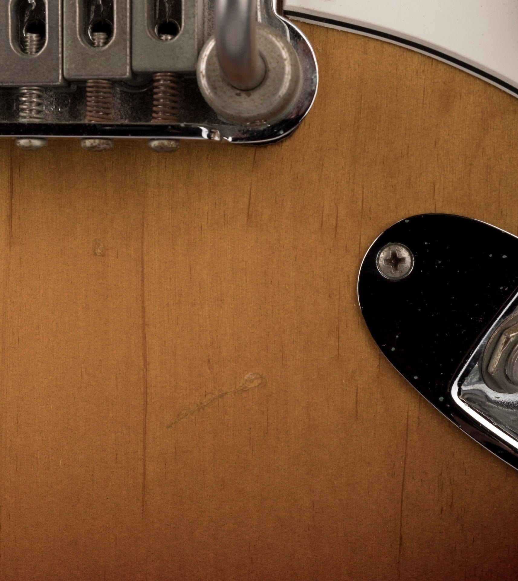 Used G&L Legacy Sunburst with Signed COA and OHSC - Image 10