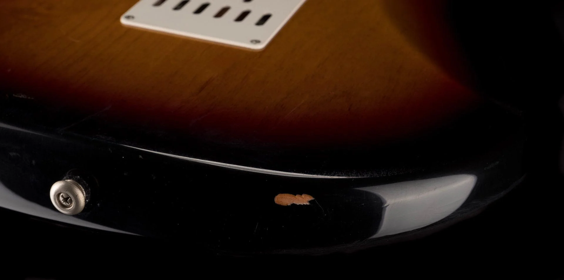 Used G&L Legacy Sunburst with Signed COA and OHSC - Image 17