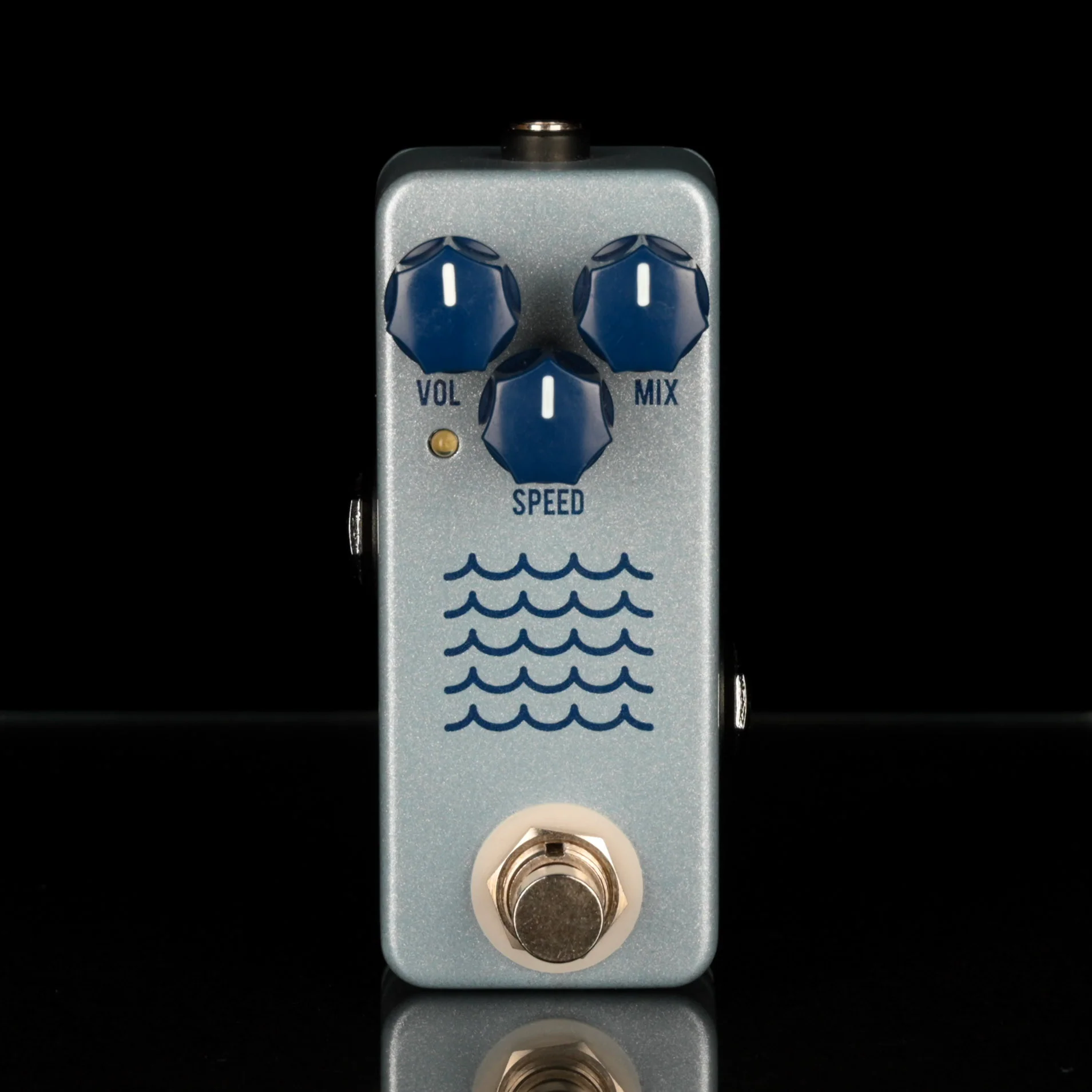 Used JHS Tidewater Tremolo Guitar Pedal with Box - 2 - Image 2