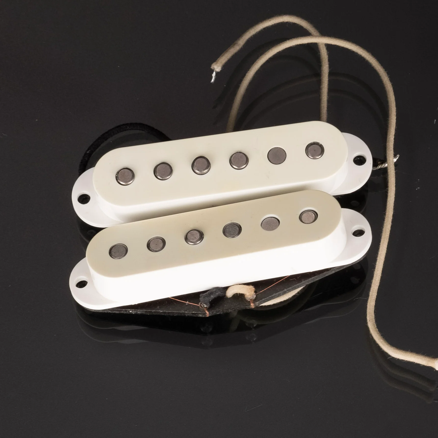 Used Lindy Fralin Stratocaster Blues Special Middle and Neck Pickups - White