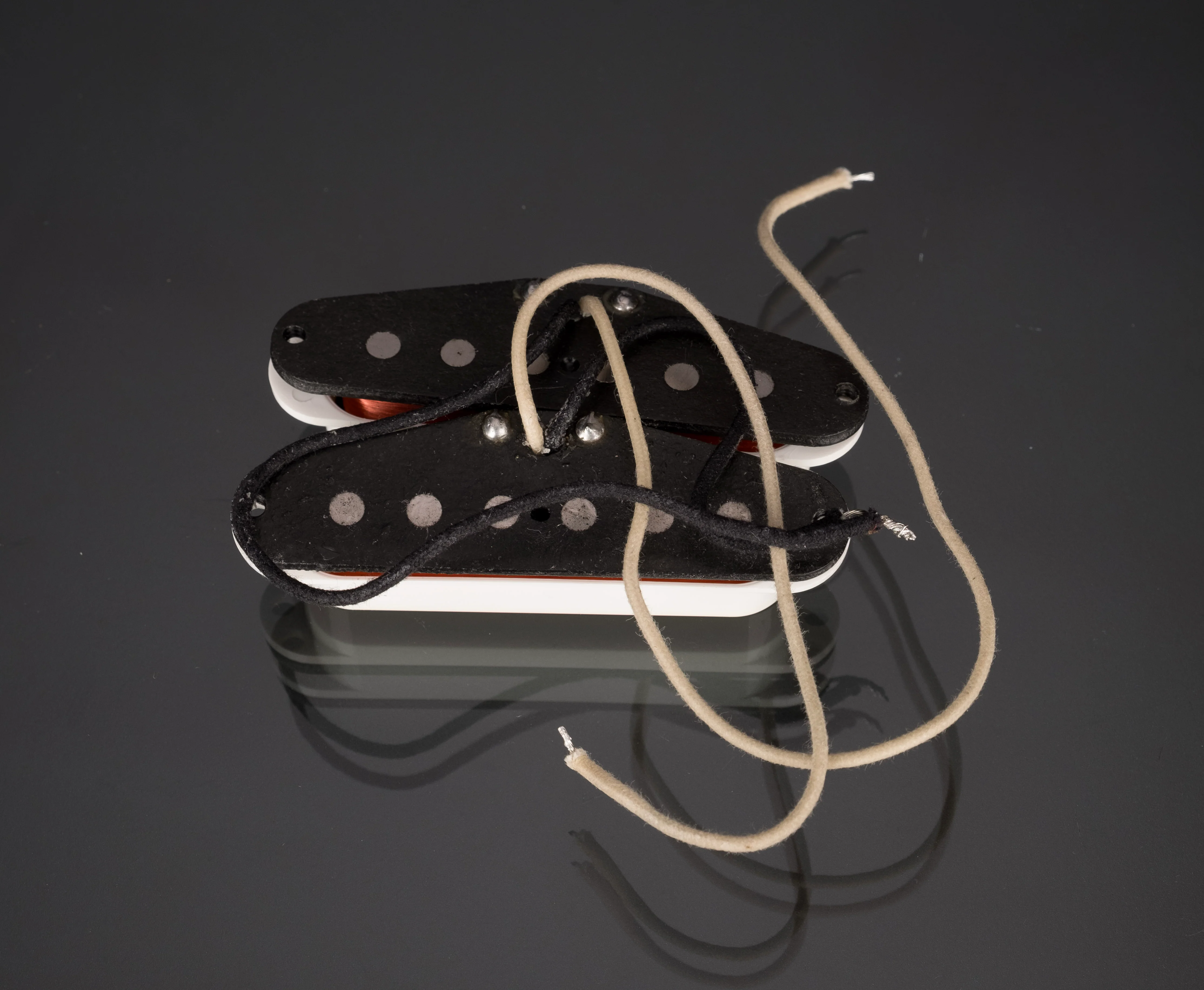 Used Lindy Fralin Stratocaster Blues Special Middle and Neck Pickups - White - Image 2