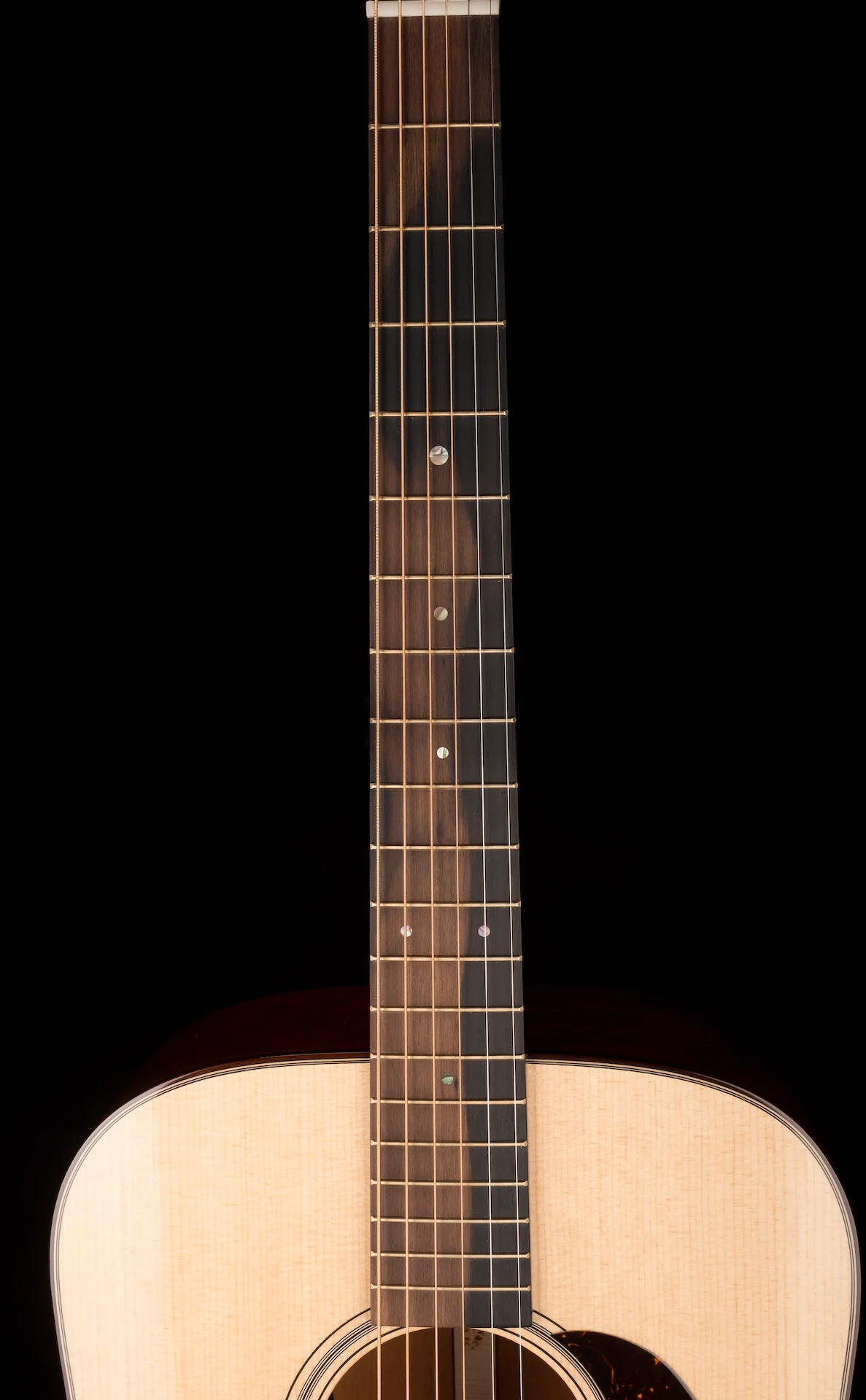 Used Martin D-18E Modern Deluxe Natural with OHSC - Image 10