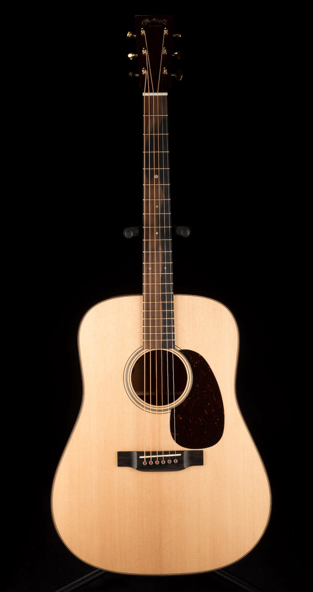 Used Martin D-18E Modern Deluxe Natural with OHSC - Image 2