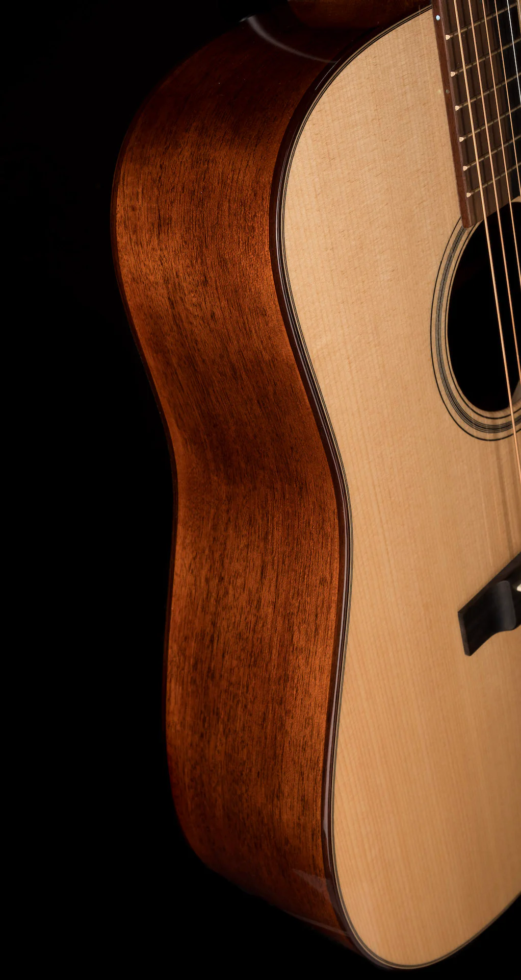 Used Martin D-18E Modern Deluxe Natural with OHSC - Image 9