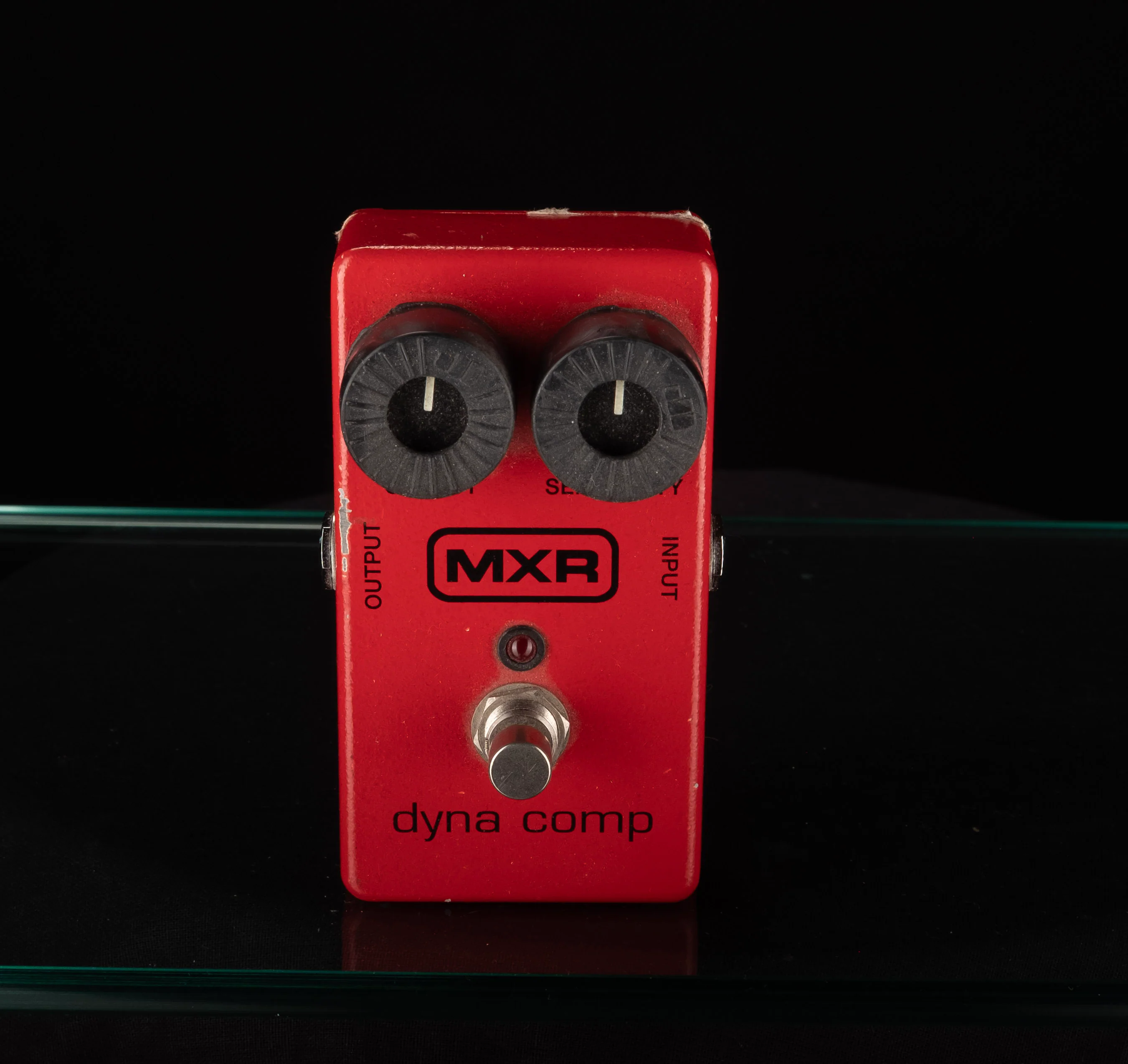 Used MXR Dyna Comp Compressor Guitar Effect Pedal (Red)