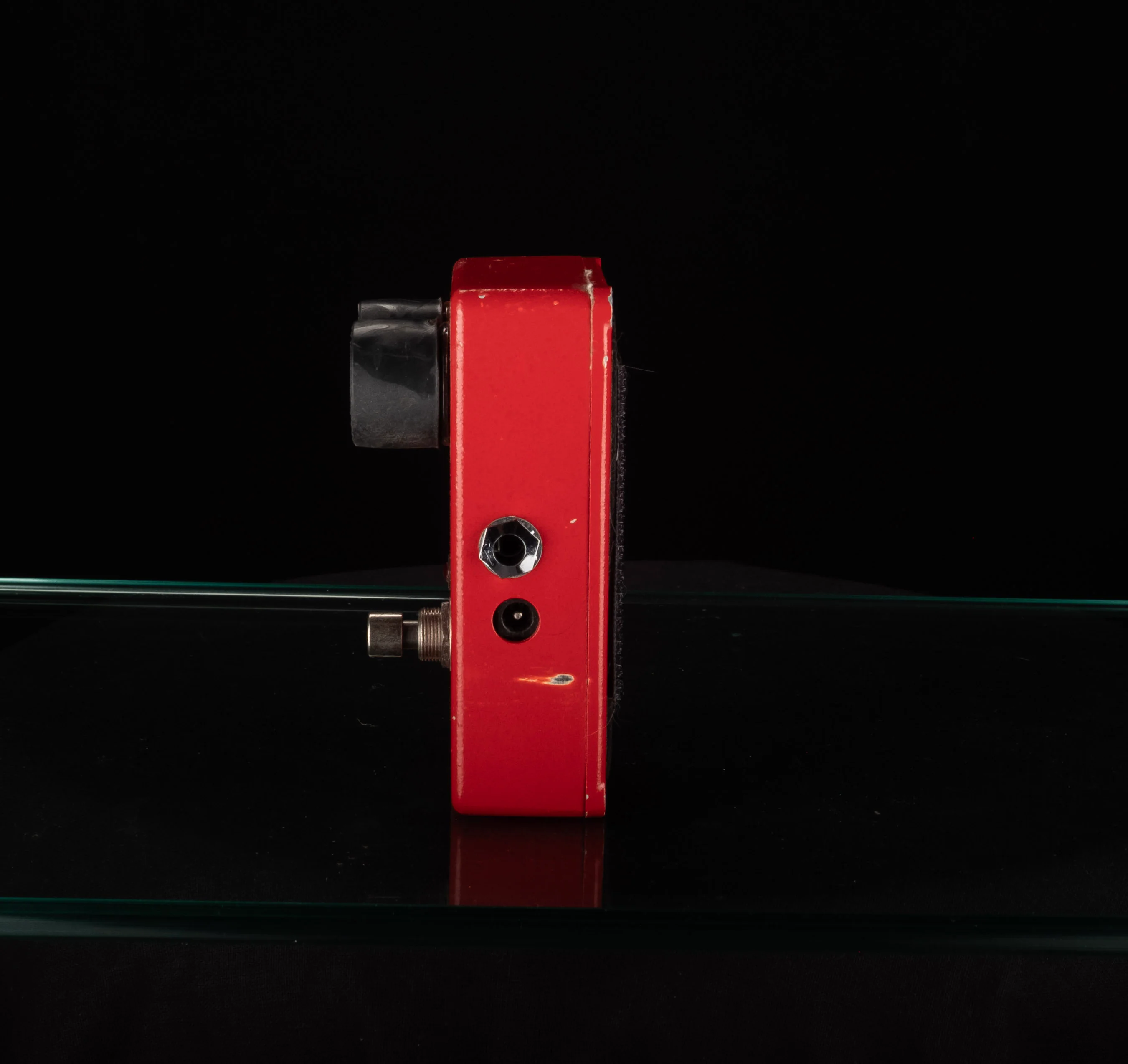 Used MXR Dyna Comp Compressor Guitar Effect Pedal (Red) - Image 2