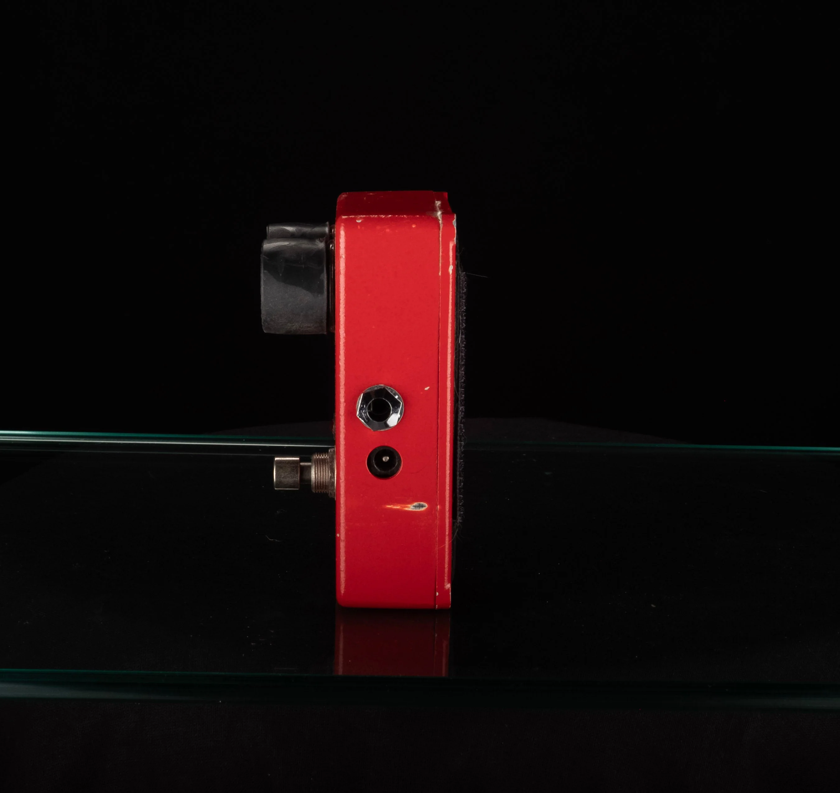 Used MXR Dyna Comp Compressor Guitar Effect Pedal (Red) - Image 2