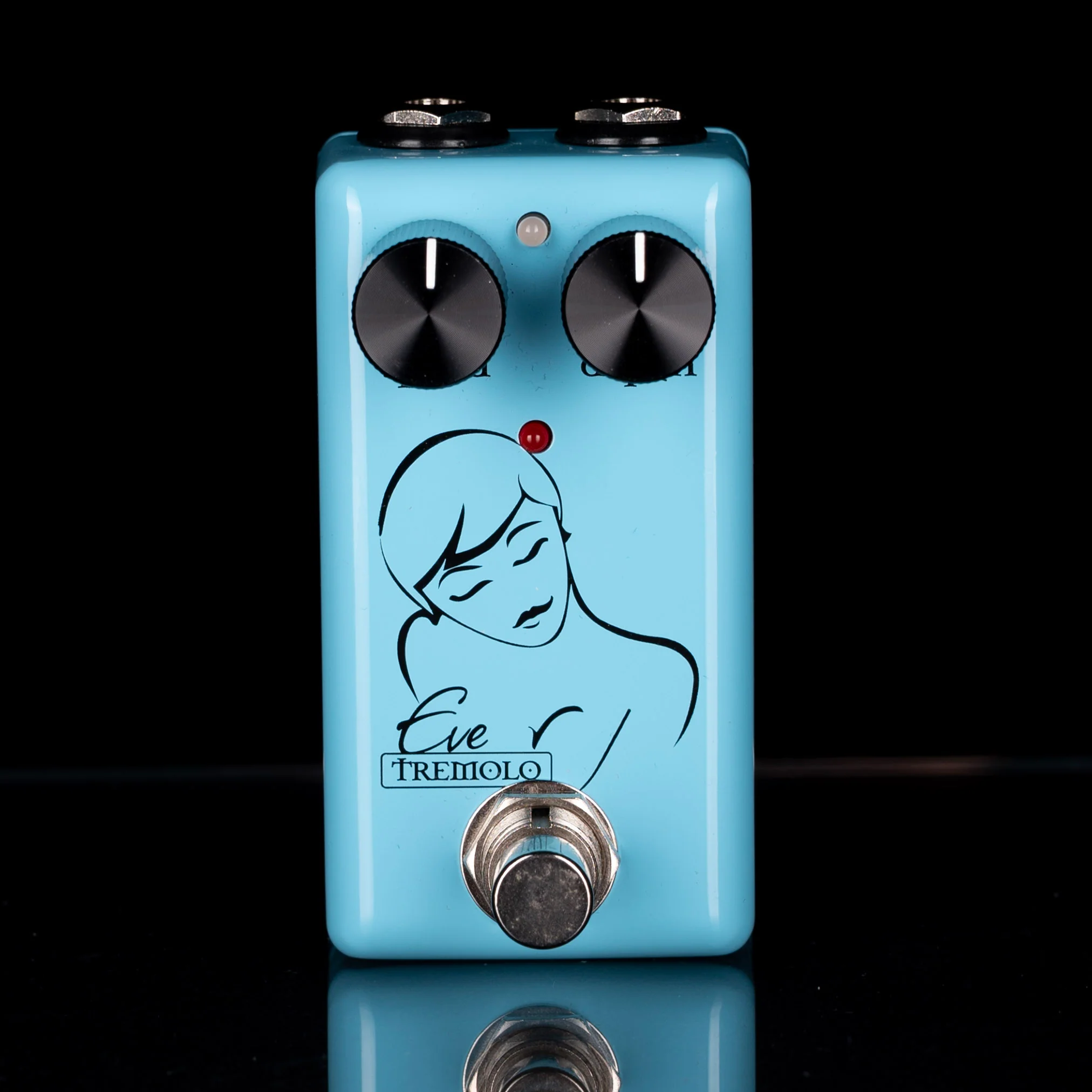 Used Red Witch Eve Tremolo Pedal with Box - Image 2