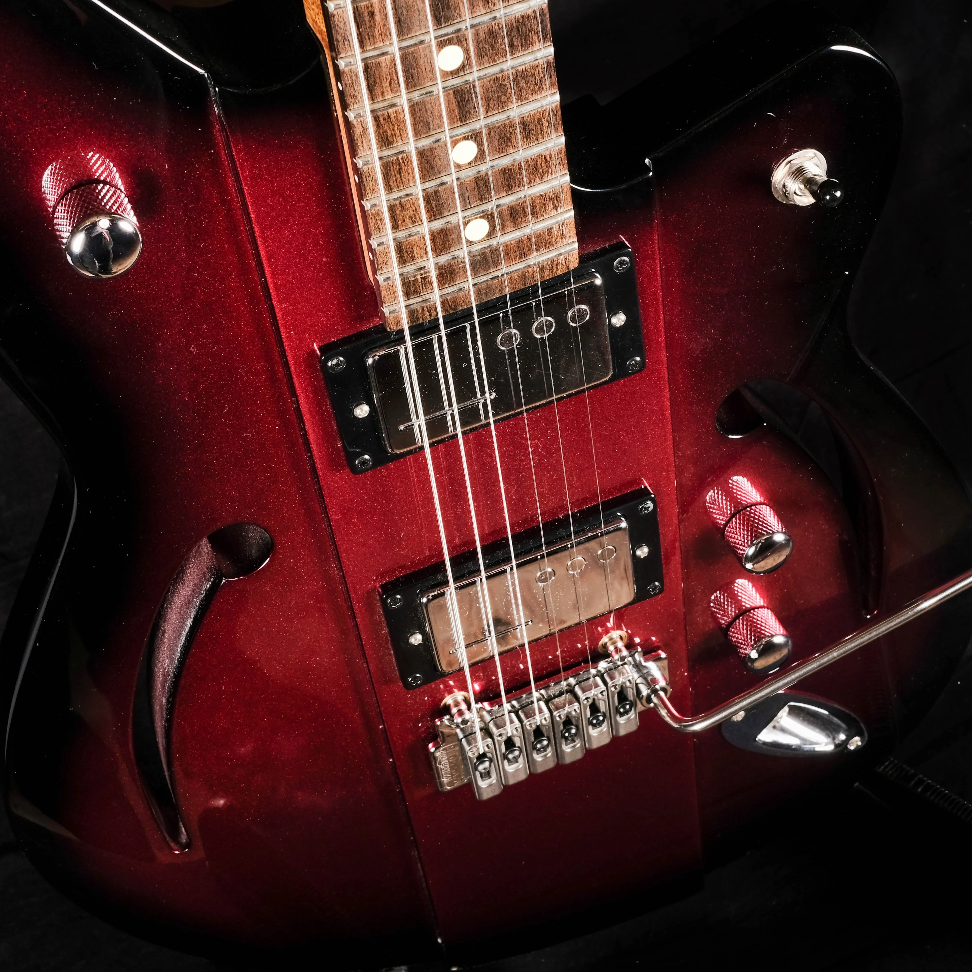 Used Reverend AirSonic W Metallic Red Burst Electric Guitar With HSC - Image 5