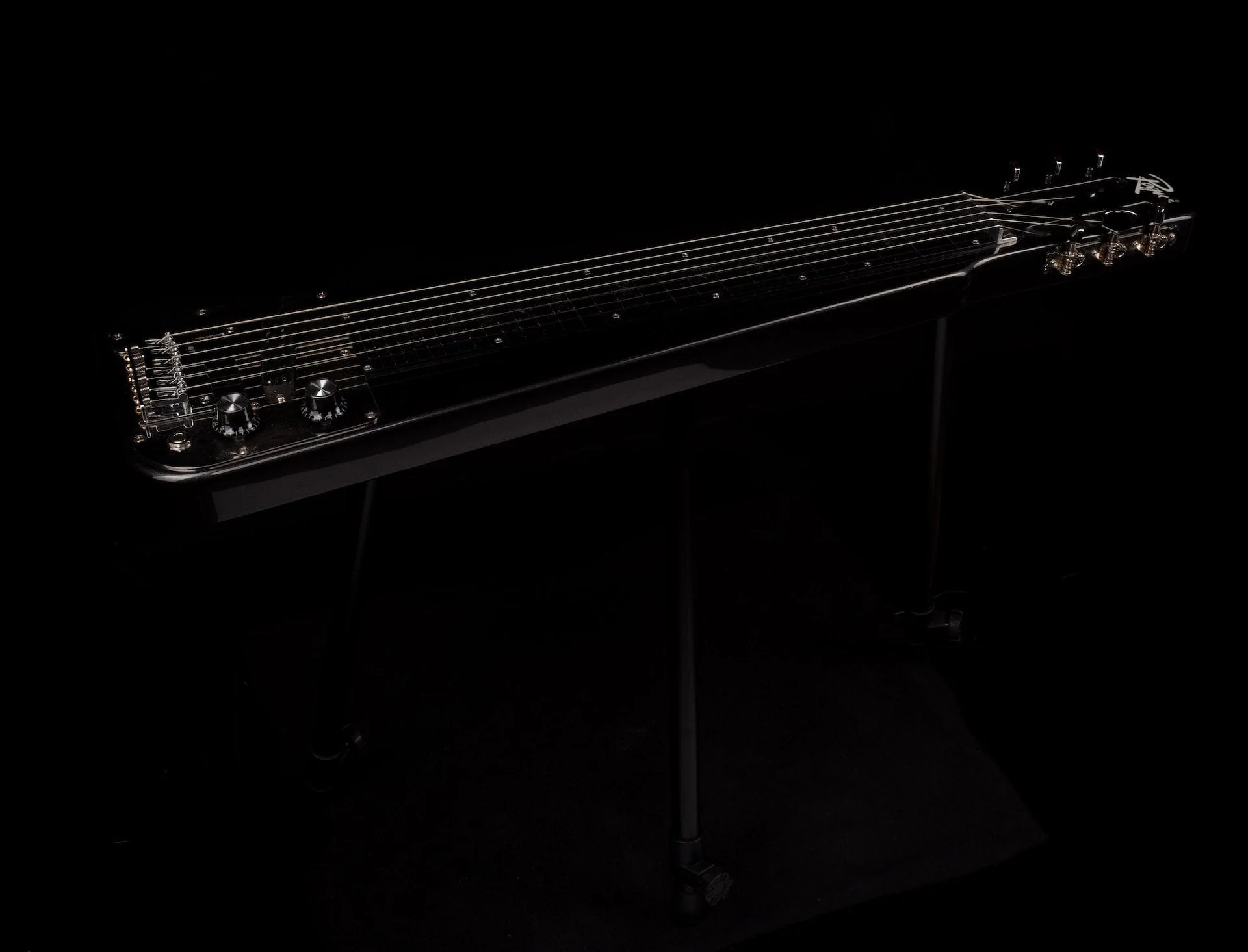 Used Rogue RSL-1 Lap Steel Metallic Black with Legs and Hardshell Case - Image 3