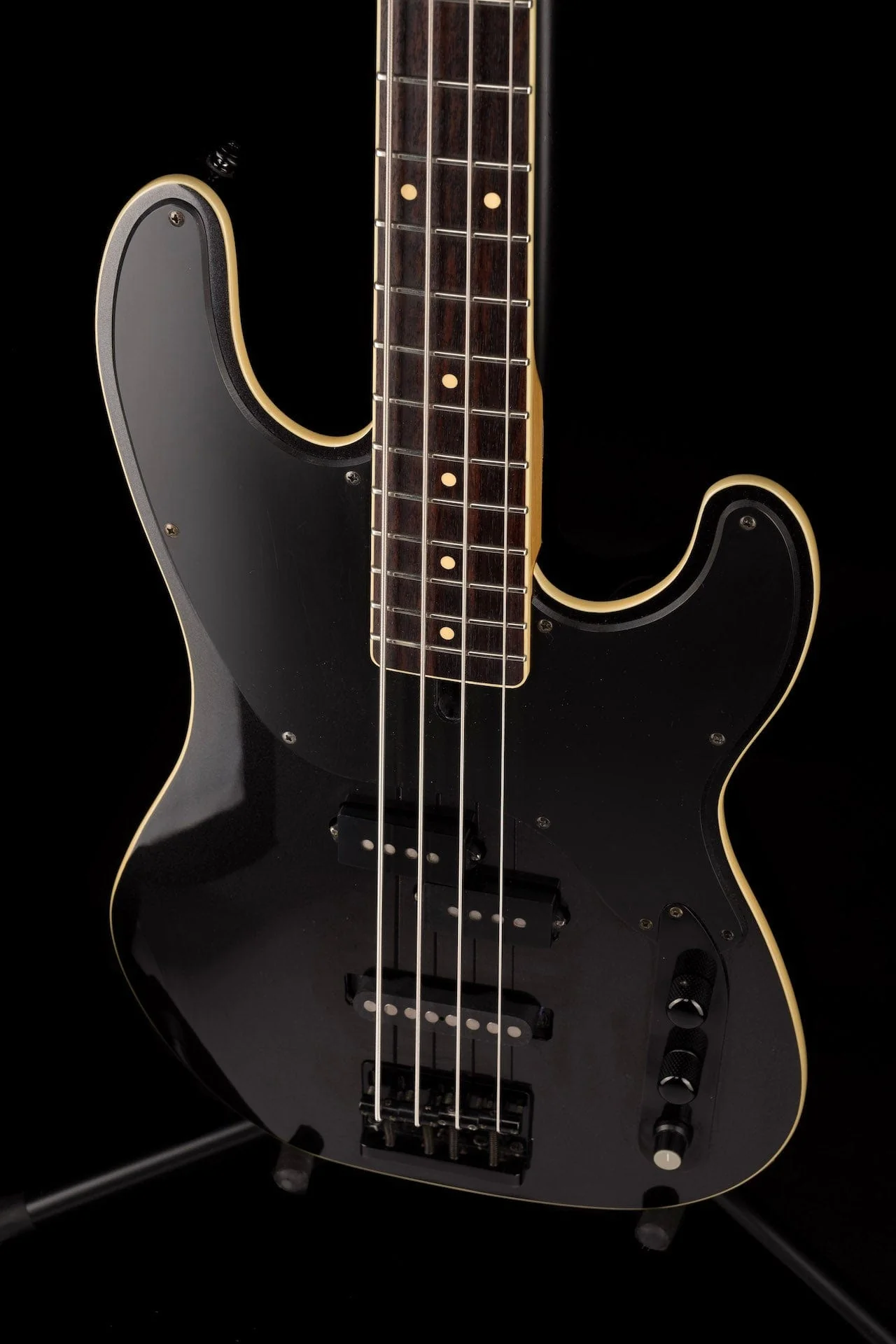 Used Schecter Michael Anthony Signature Bass Carbon Grey with Case Van Halen - Image 8