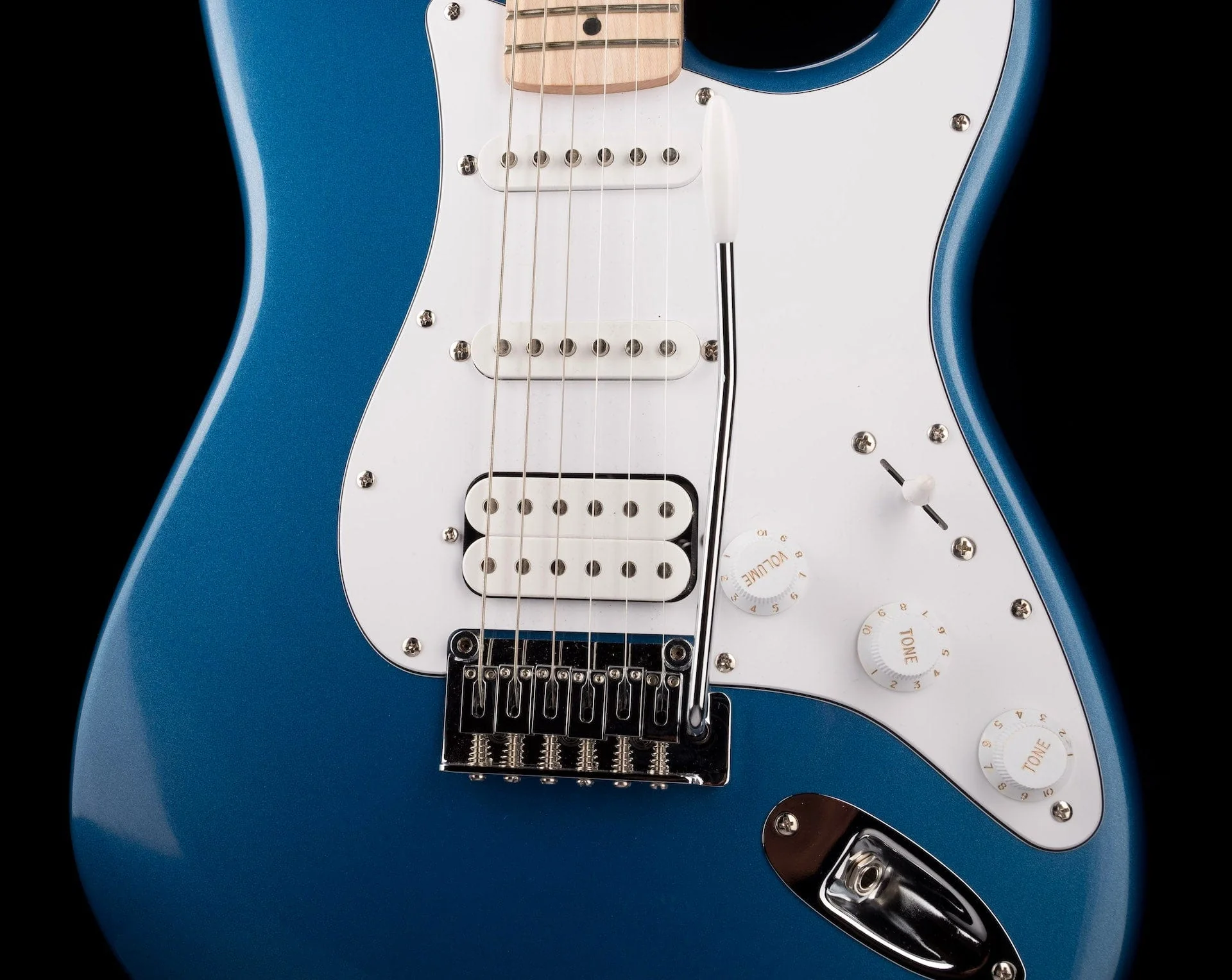 Used Squier Affinity Stratocaster HSS Ice Blue Metallic With Gig Bag - Image 6