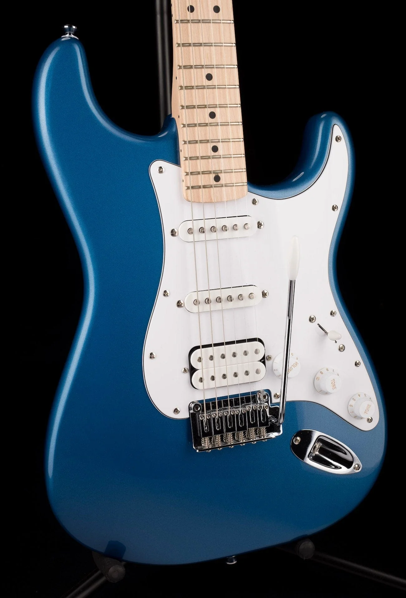 Used Squier Affinity Stratocaster HSS Ice Blue Metallic With Gig Bag - Image 9