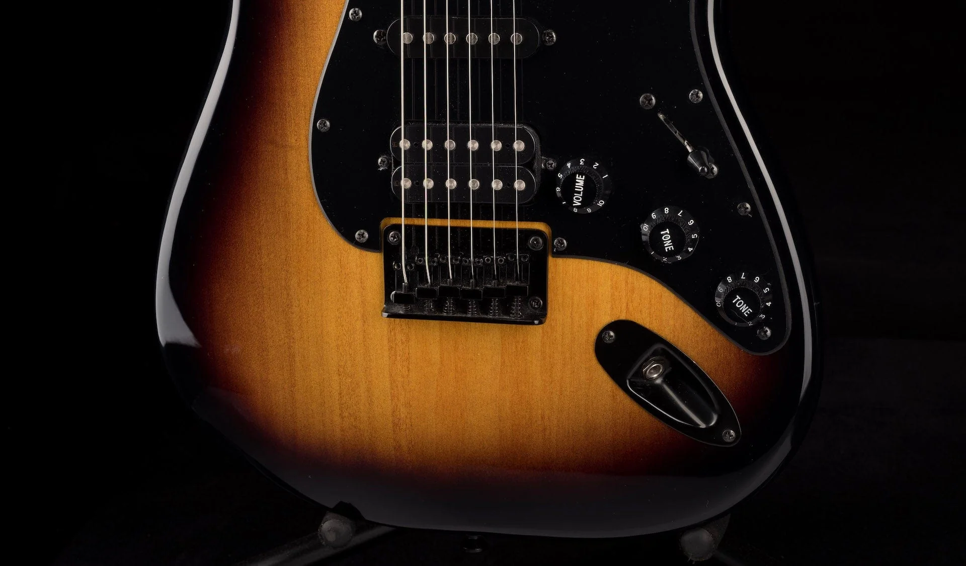 Used Squier Bullet Stratocaster HSS Hardtail 2-Tone Sunburst Electric Guitar - Image 5