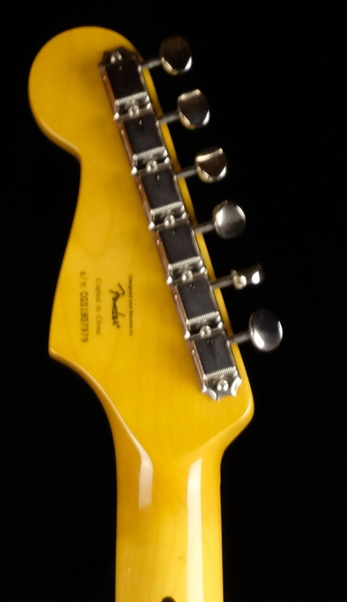 Used Squier Classic Vibe 50's Strat 2-Tone Sunburst with Gig Bag - Image 6