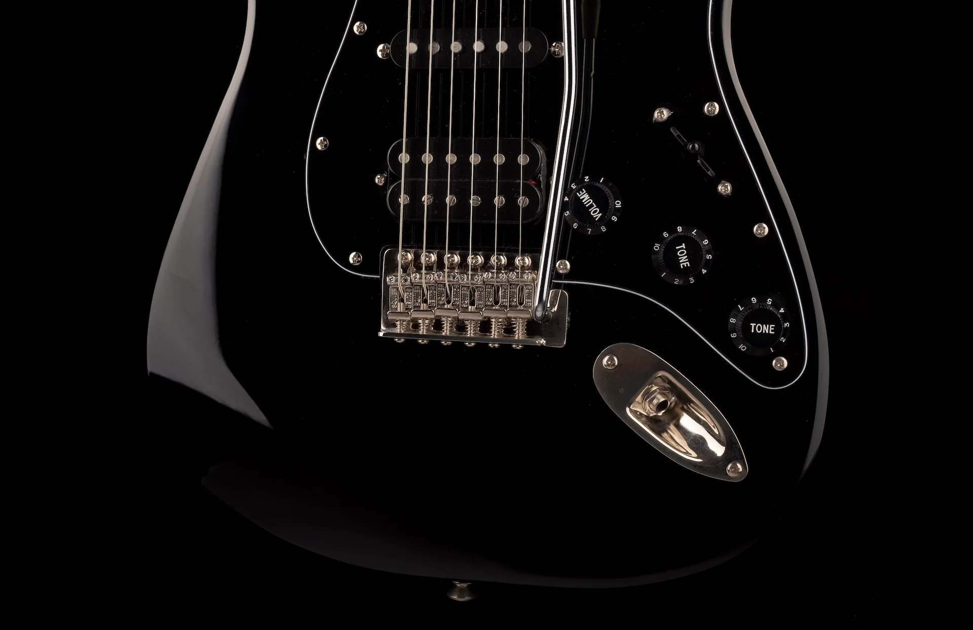 Used Squier Classic Vibe '70s Stratocaster HSS Black - Image 5