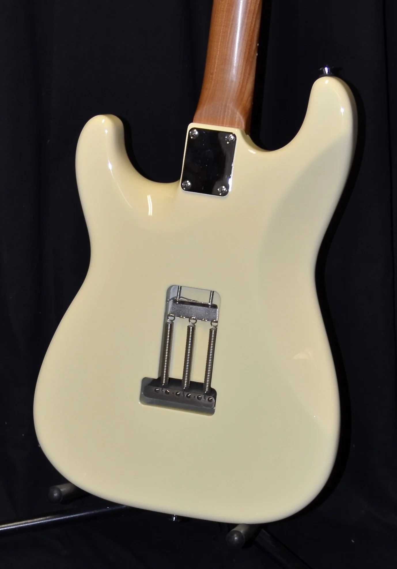 Pre Owned 2015 Suhr Classic Scott Henderson Spec Vintage White Electric Guitar W/ OHSC - Image 5