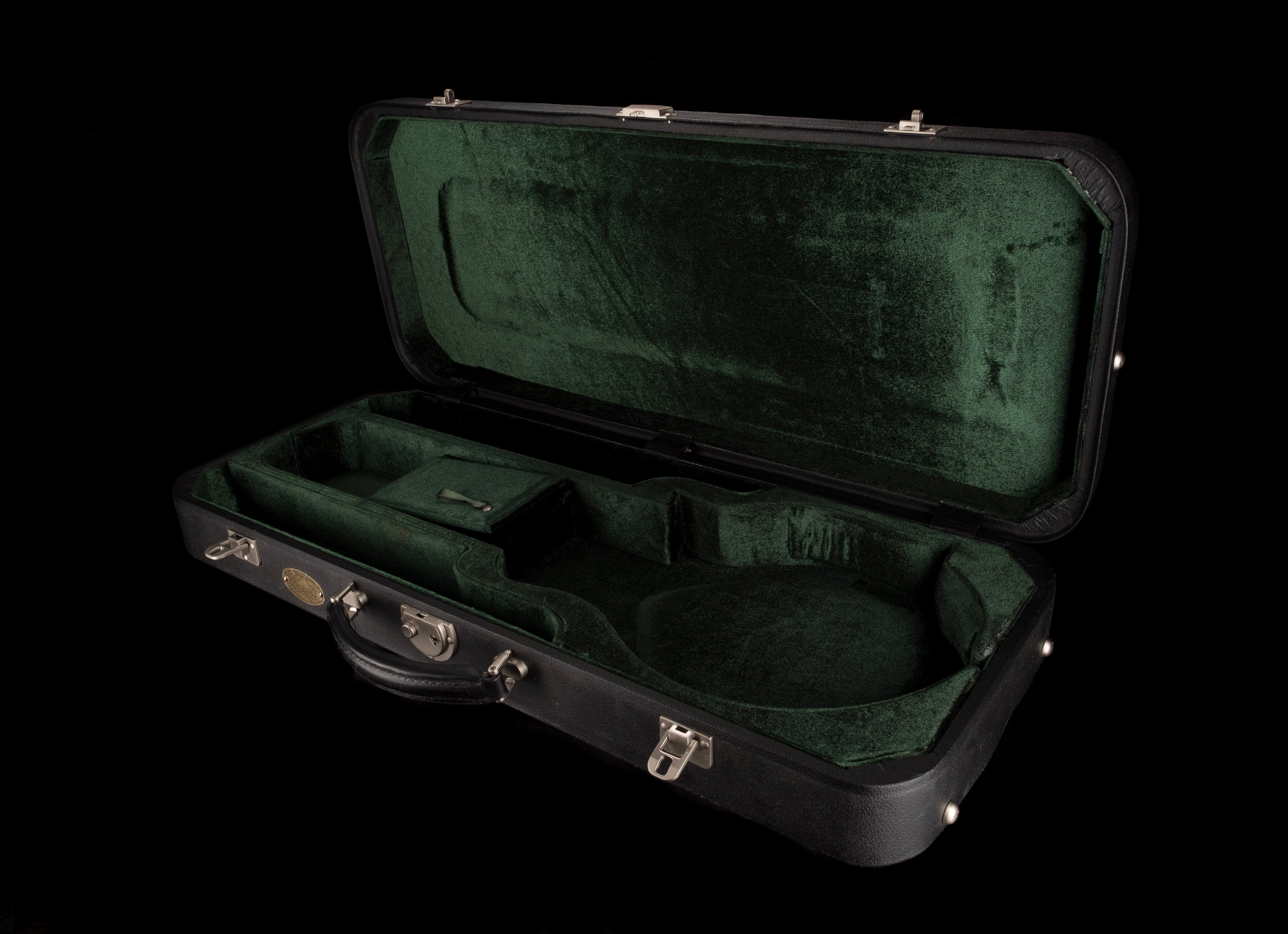 Used Superior CS-1520 Deluxe F-Style Mandolin Case - Image 6