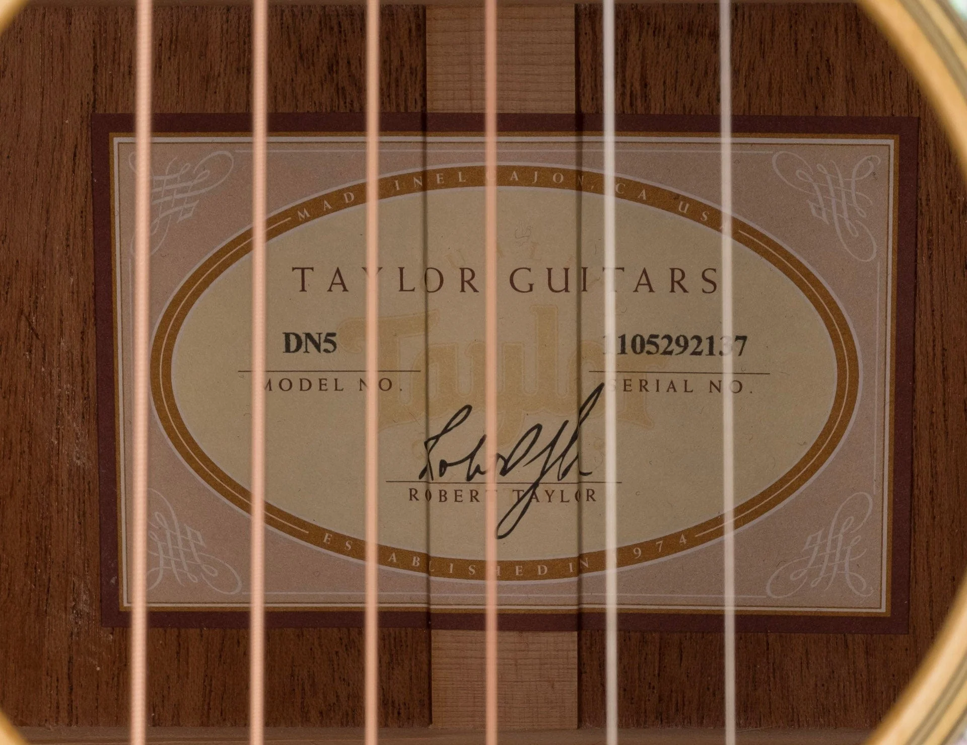 Used Taylor DN5 Acoustic with OHSC - Image 8