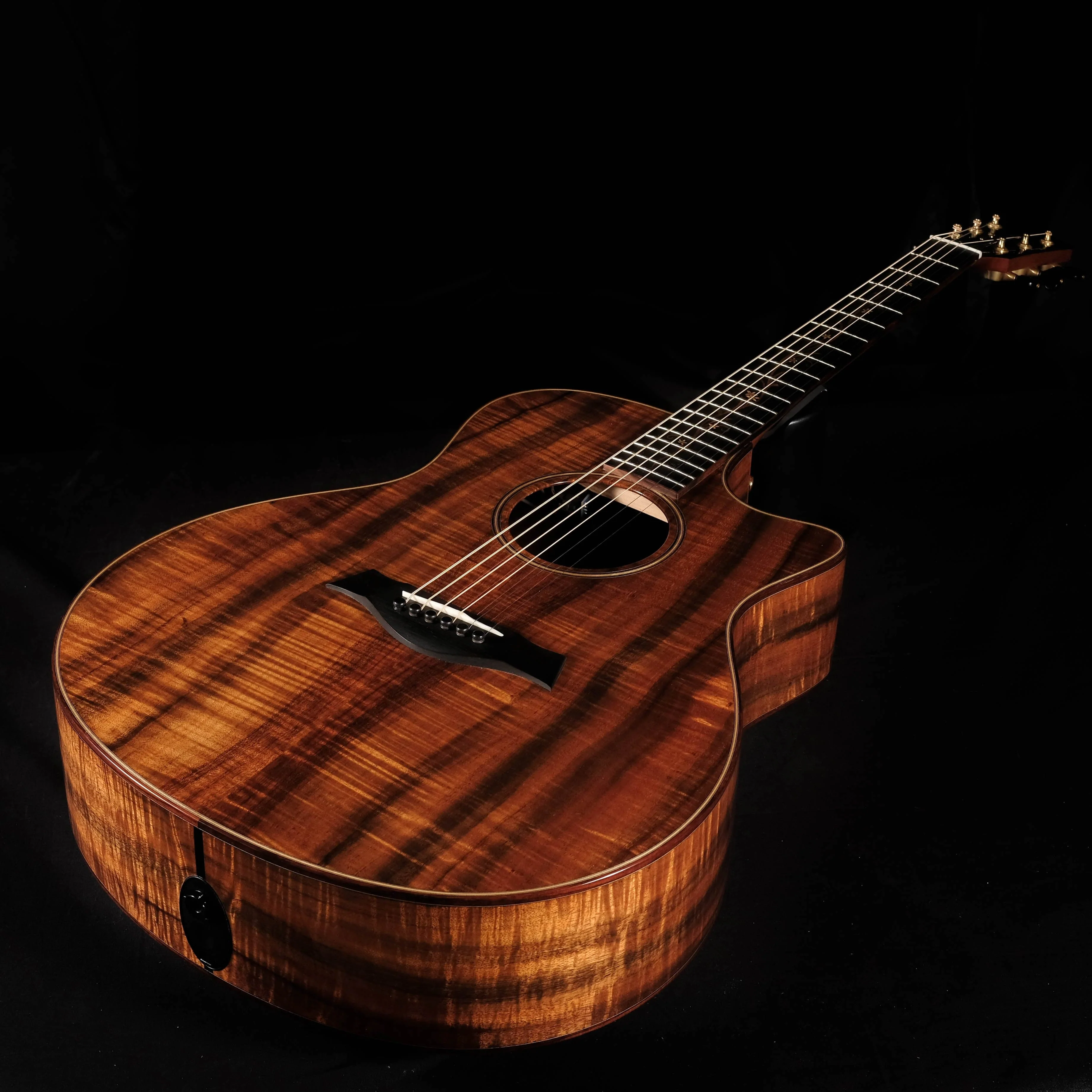 Pre Owned Taylor K26CE All Koa Acoustic Electric Cutaway Guitar With OHSC - Image 3