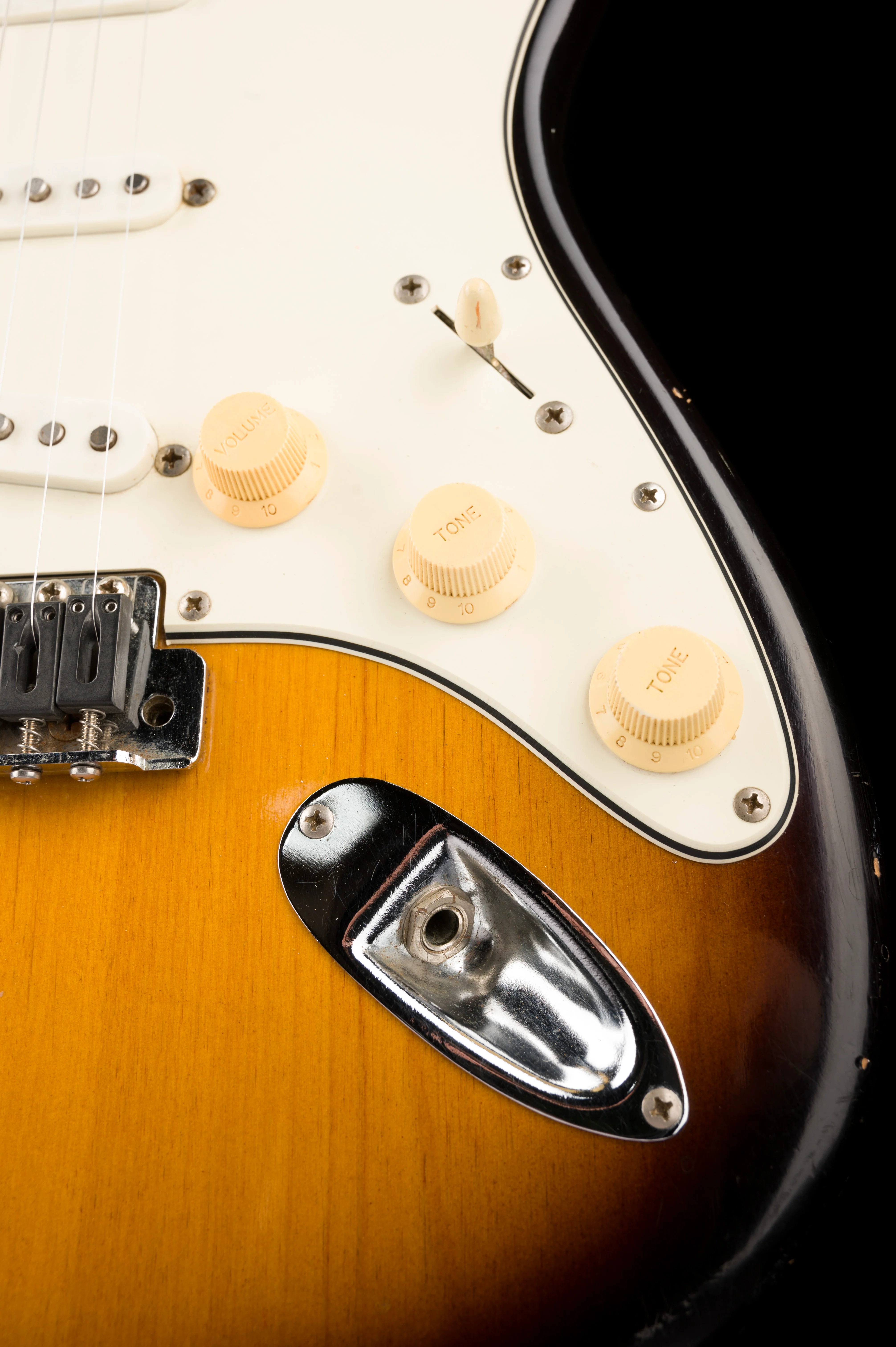 Used Tokai AST-'62 S-Style Electric Guitar Sunburst With Gig Bag - Image 8