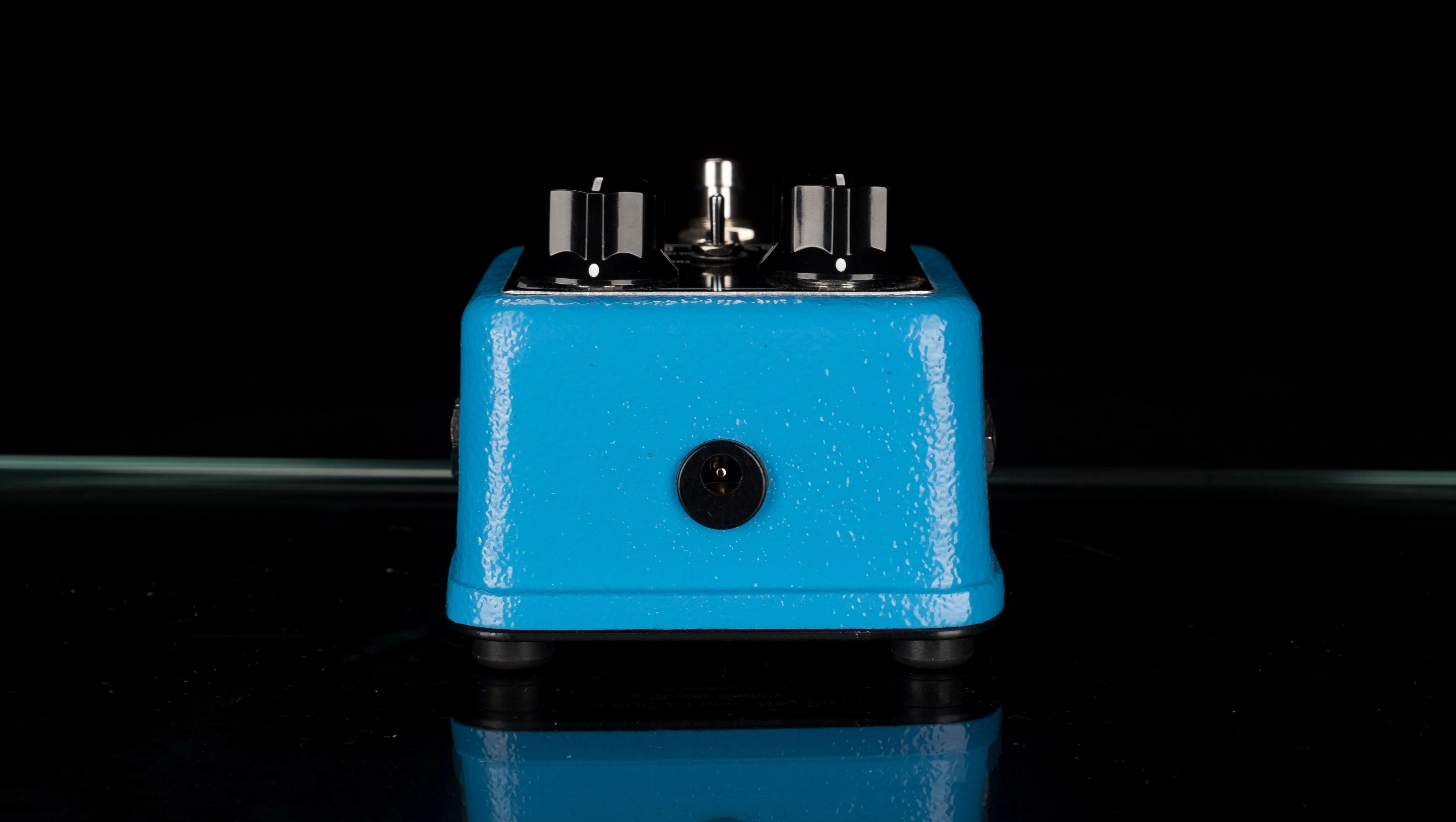 Used Tru-Fi Octavia Fuzz Guitar Pedal Blue with Box - Image 4