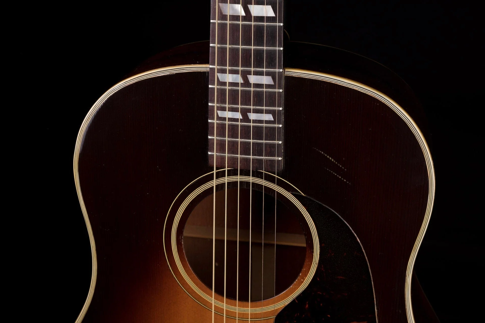 Vintage 1944 Gibson Banner Southern Jumbo Sunburst with OHSC - Image 3