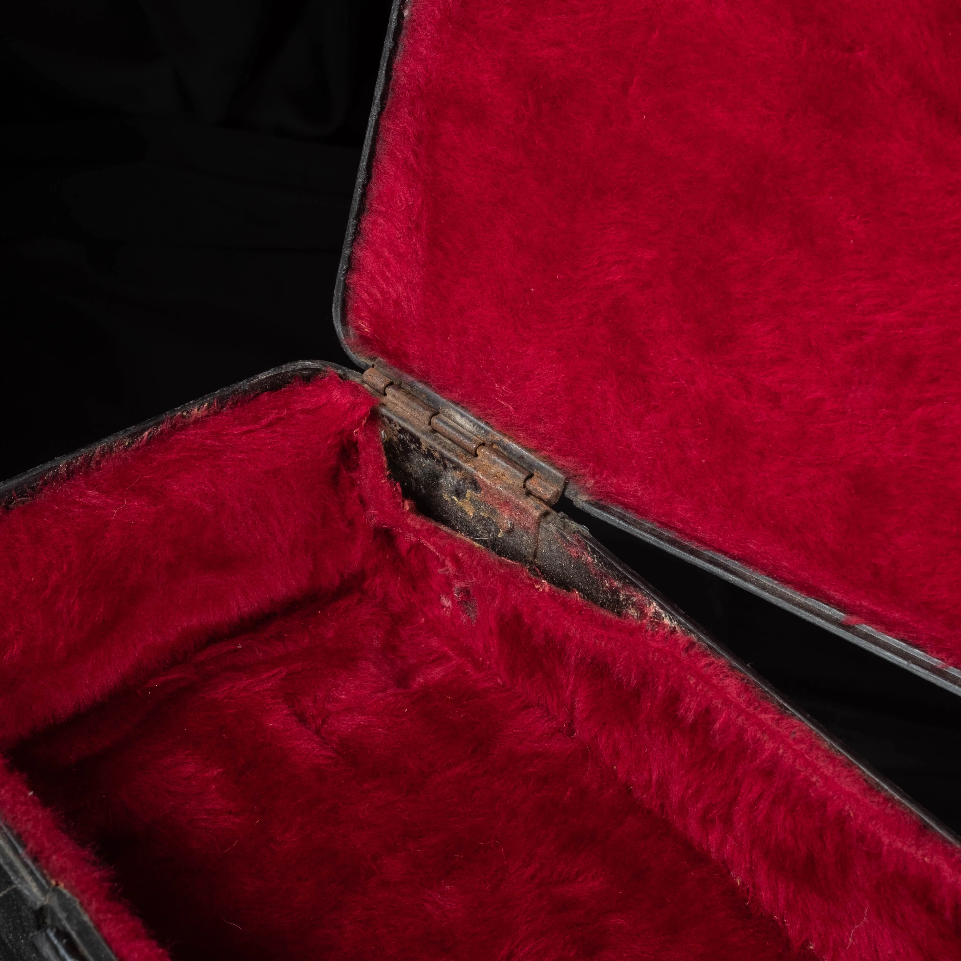 Used Vintage 80s Gibson Les Paul Guitar Case for Les Paul Custom Standard Studio - Image 3