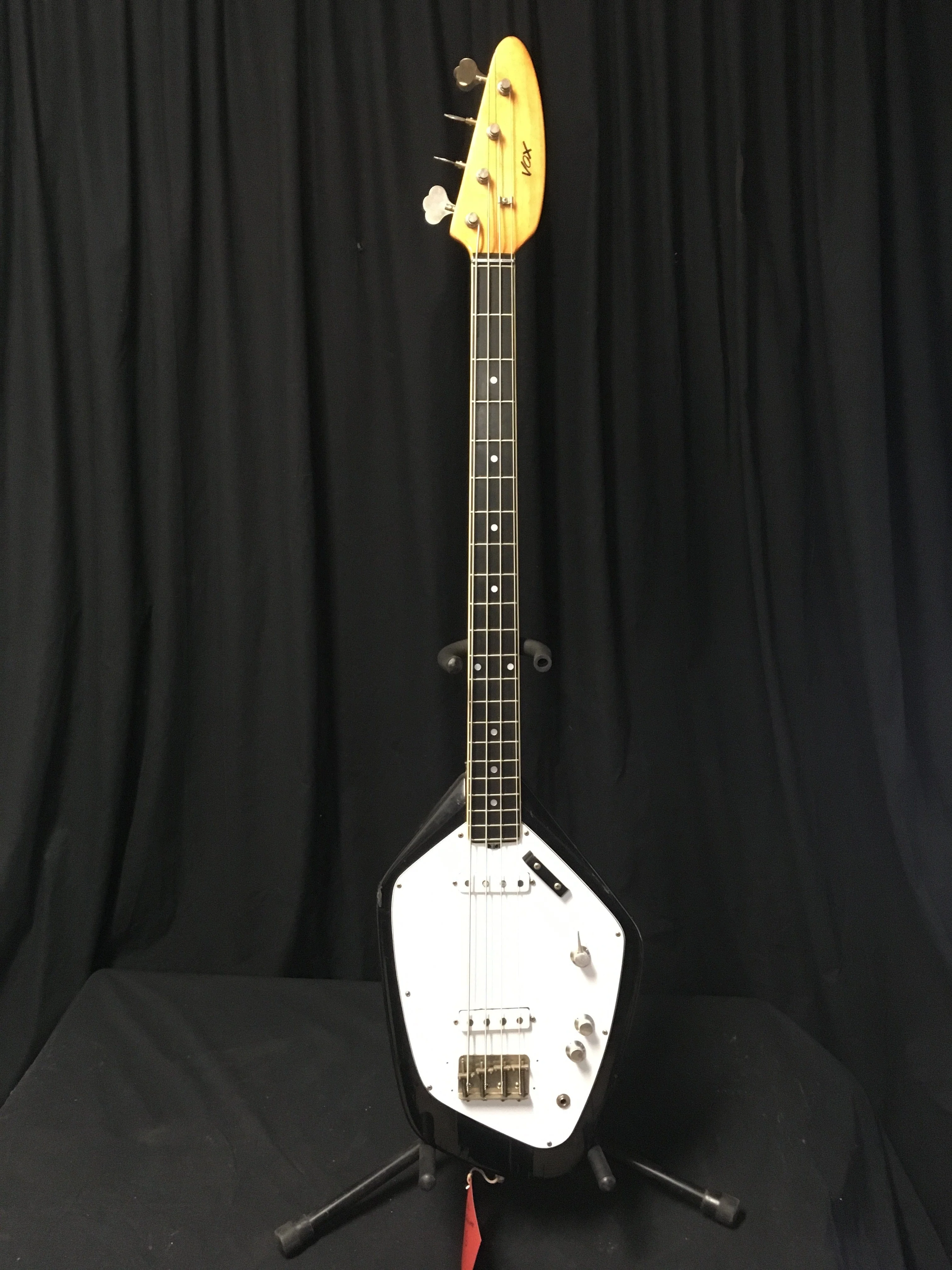 Used Vox Phantom IV Black Bass Guitar With OHSC - Image 3