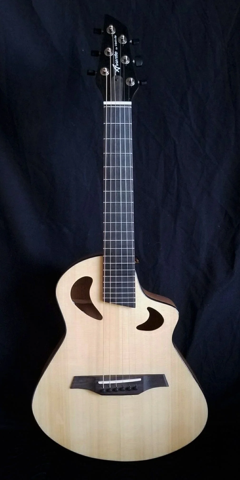 Veillette Avante Gryphon 6 String High Acoustic Electric Guitar Natural Finish With Case