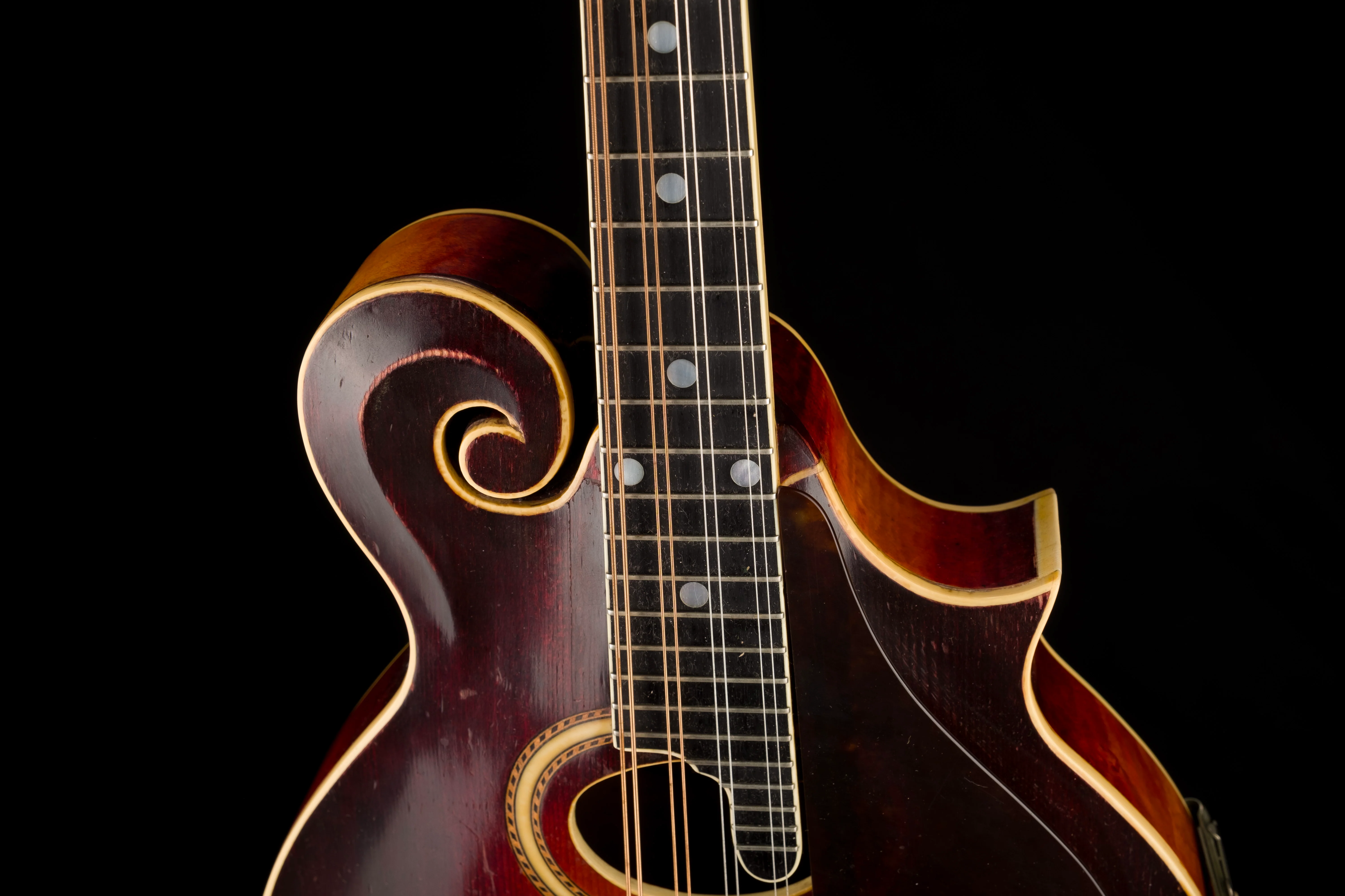 Vintage 1922 Gibson F4 Mandolin with OHSC - Image 3
