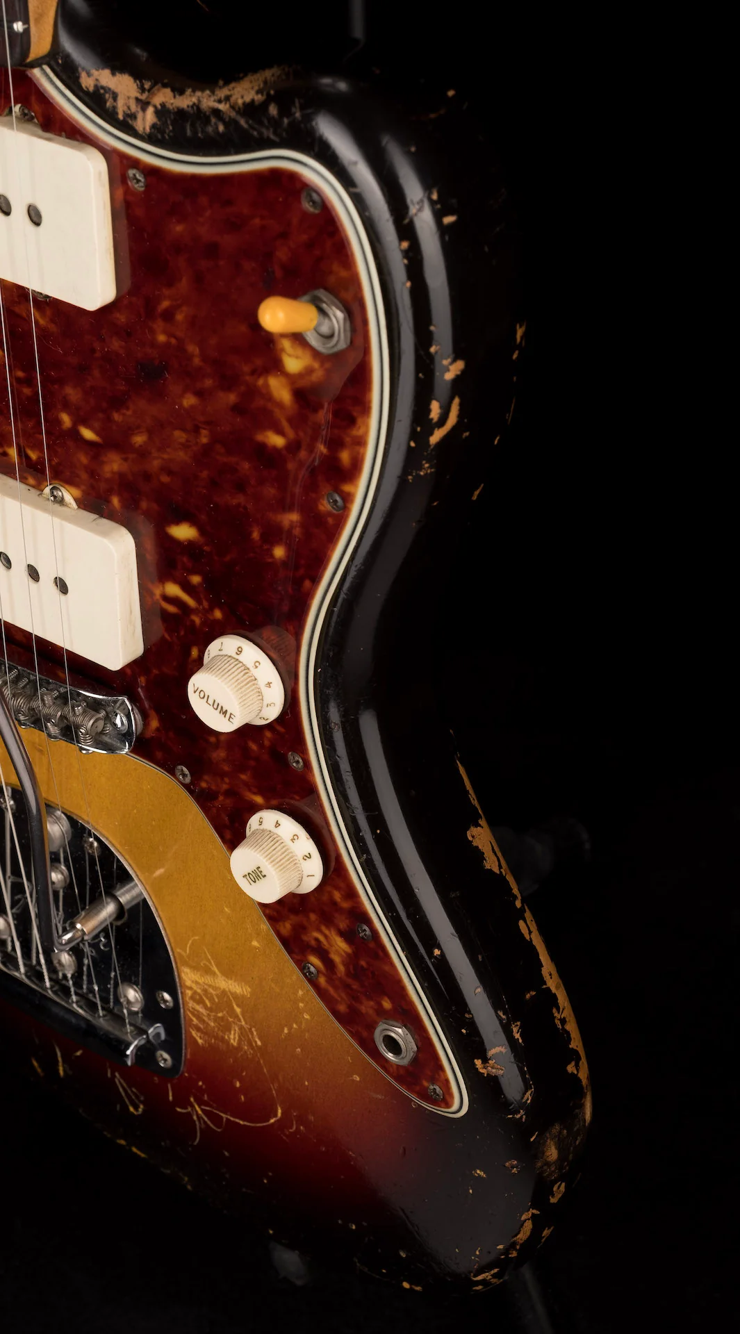 Vintage 1961 Fender Jazzmaster 3-Tone Sunburst with Case - Image 11