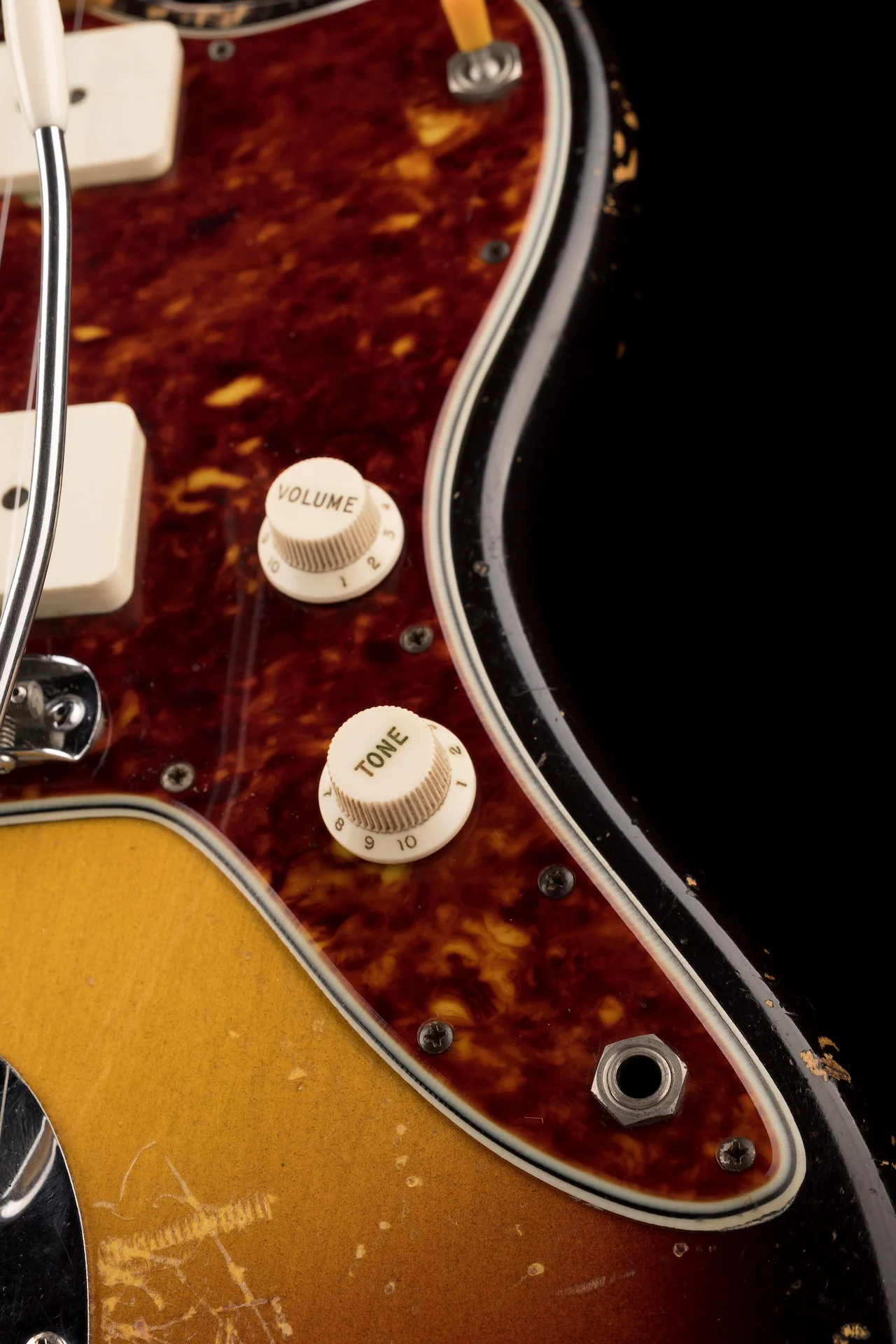Vintage 1961 Fender Jazzmaster 3-Tone Sunburst with Case - Image 8