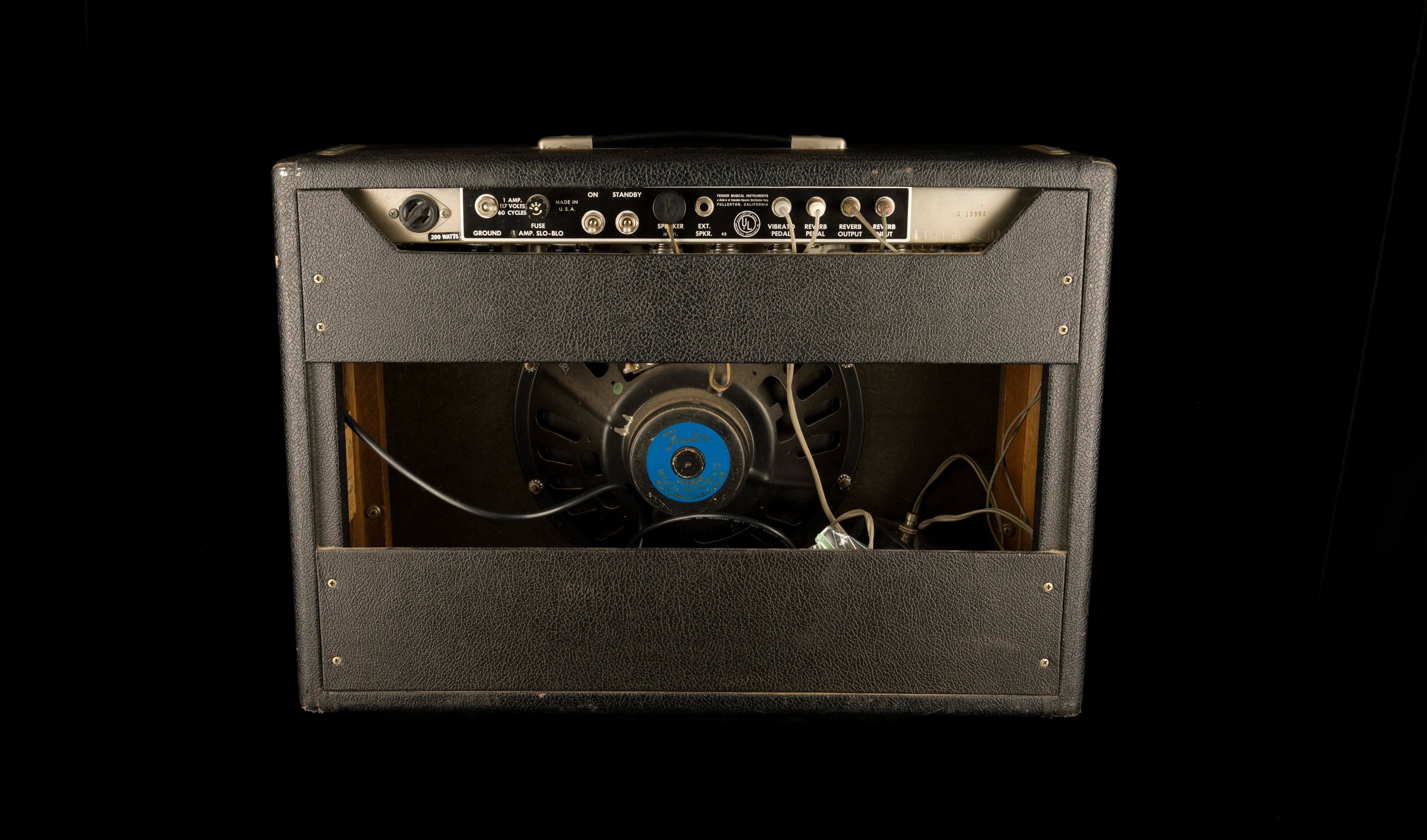 Vintage 1966 Fender Deluxe Reverb Guitar Amp Combo With Cover - Image 2