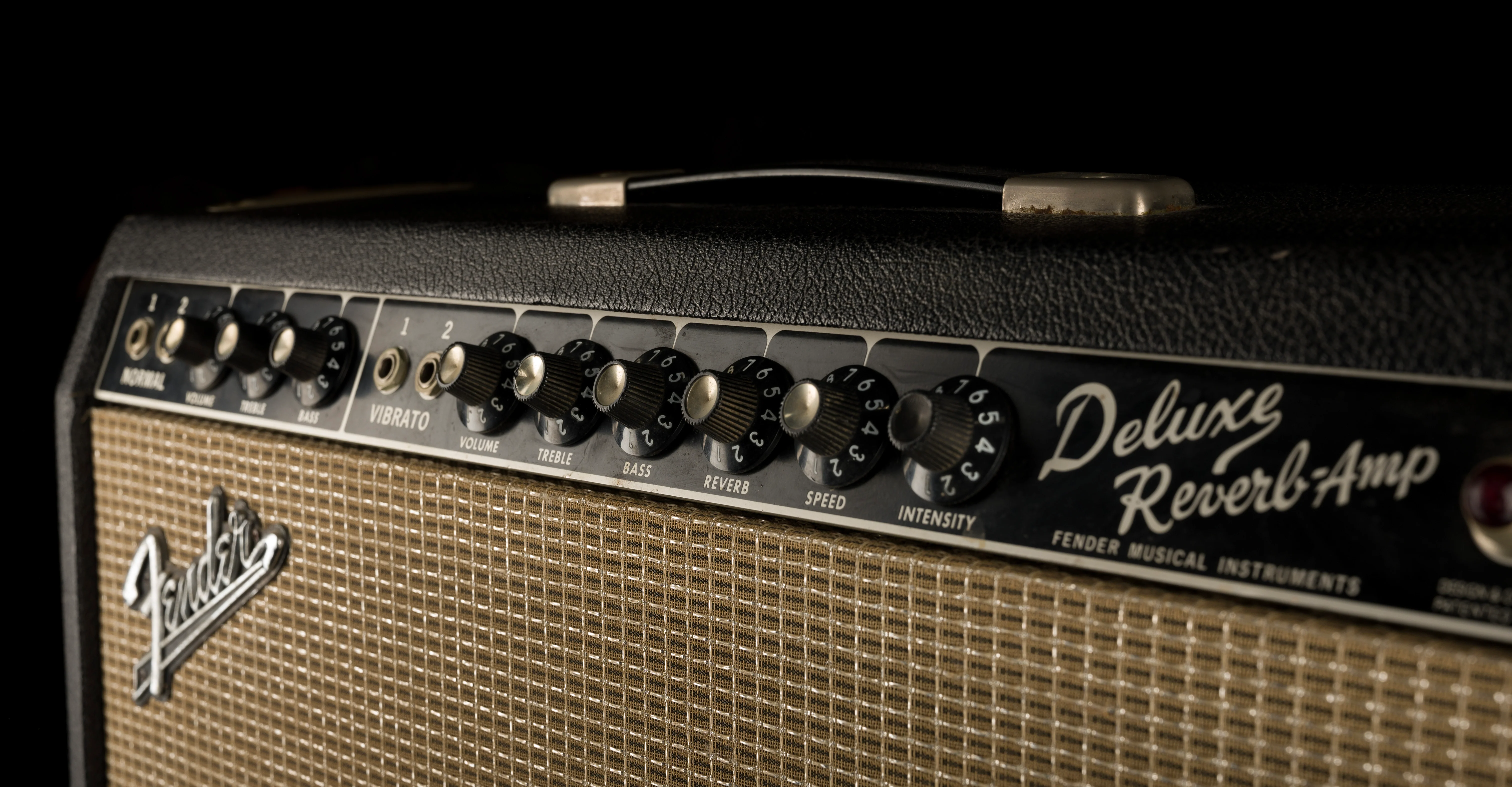 Vintage 1966 Fender Deluxe Reverb Guitar Amp Combo With Cover - Image 4