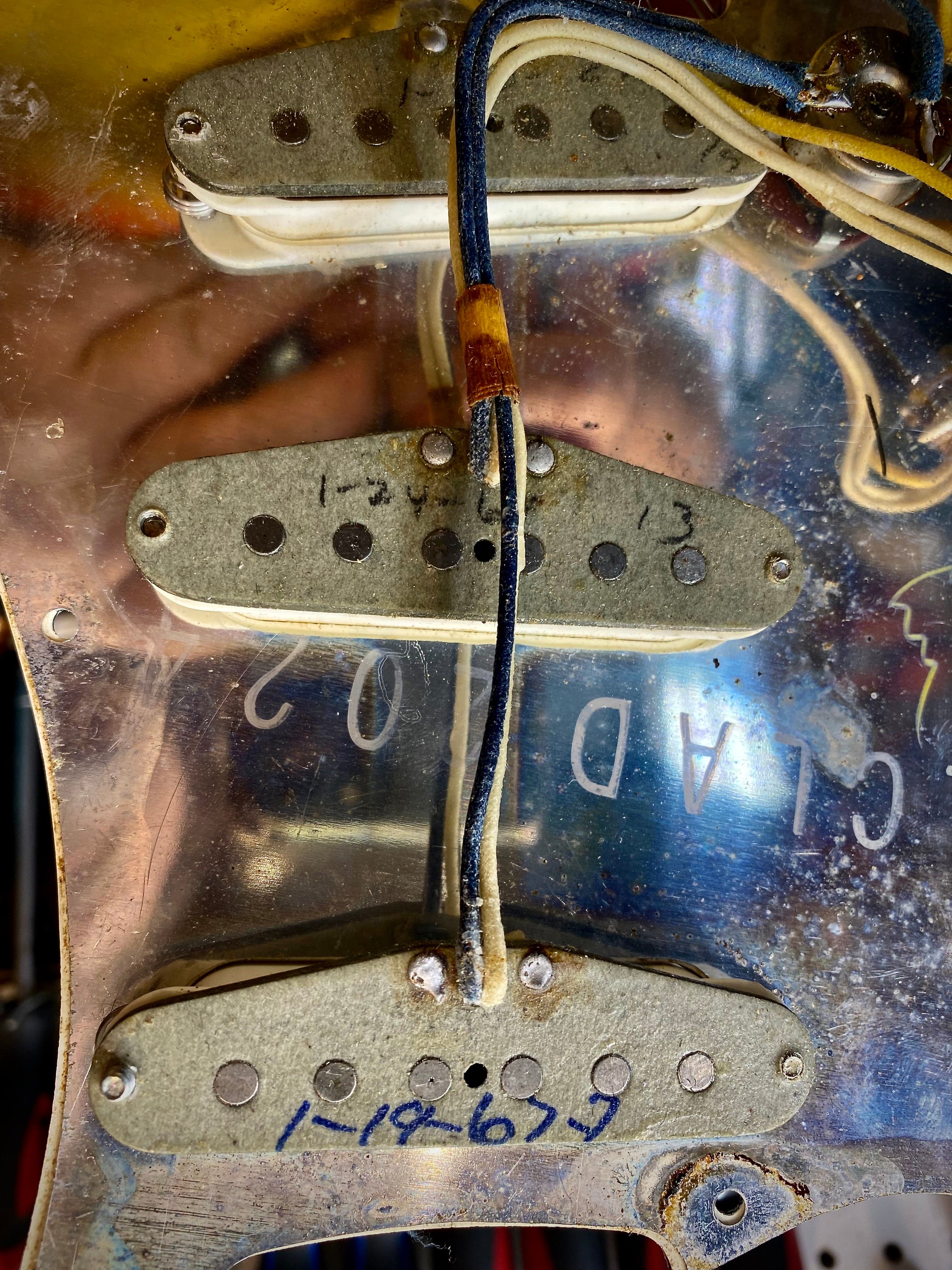 Vintage 1966 Fender Stratocaster 3-Tone Sunburst with OHSC - Image 25