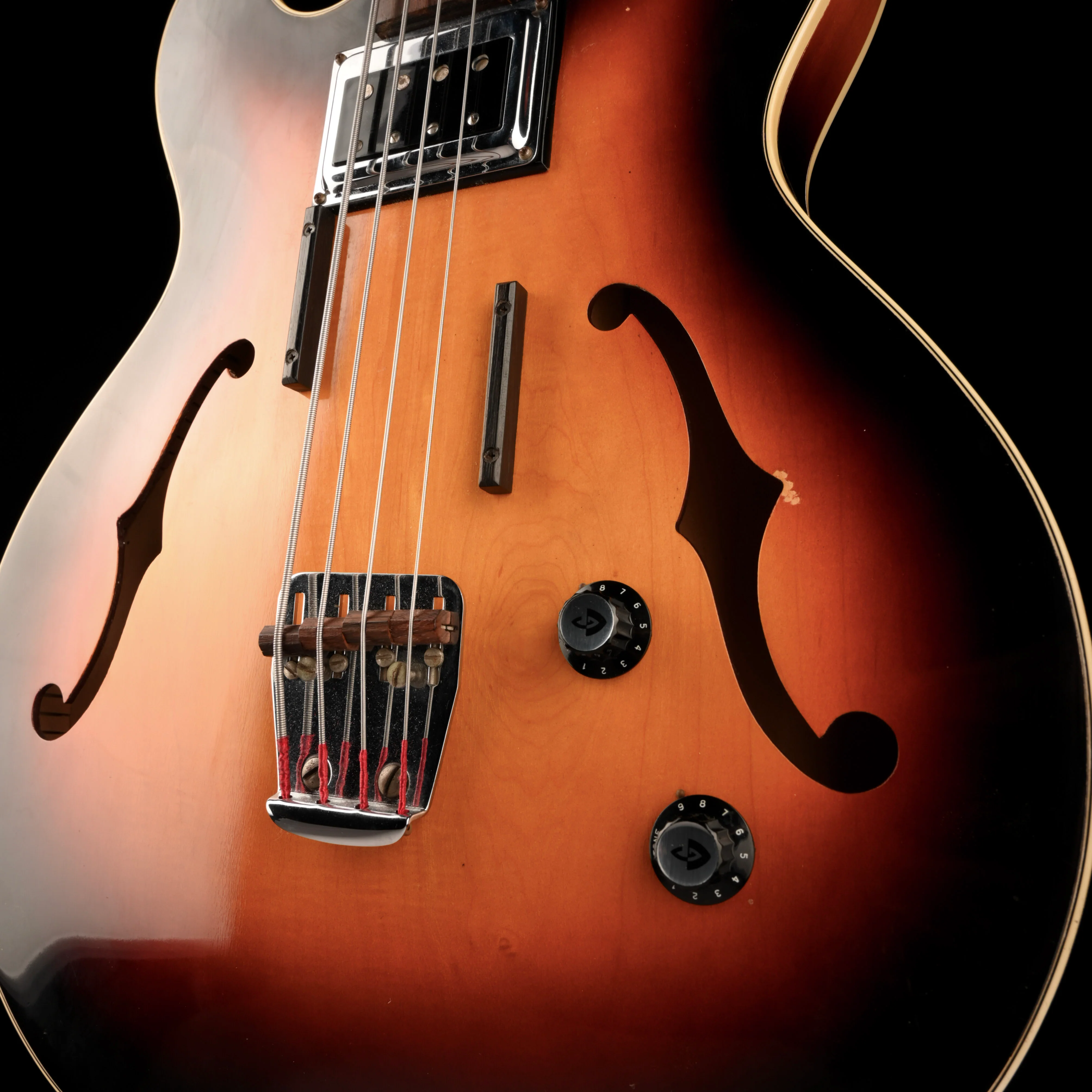 Vintage 1967 Guild Starfire I Bass Sunburst With OHSC - Image 5