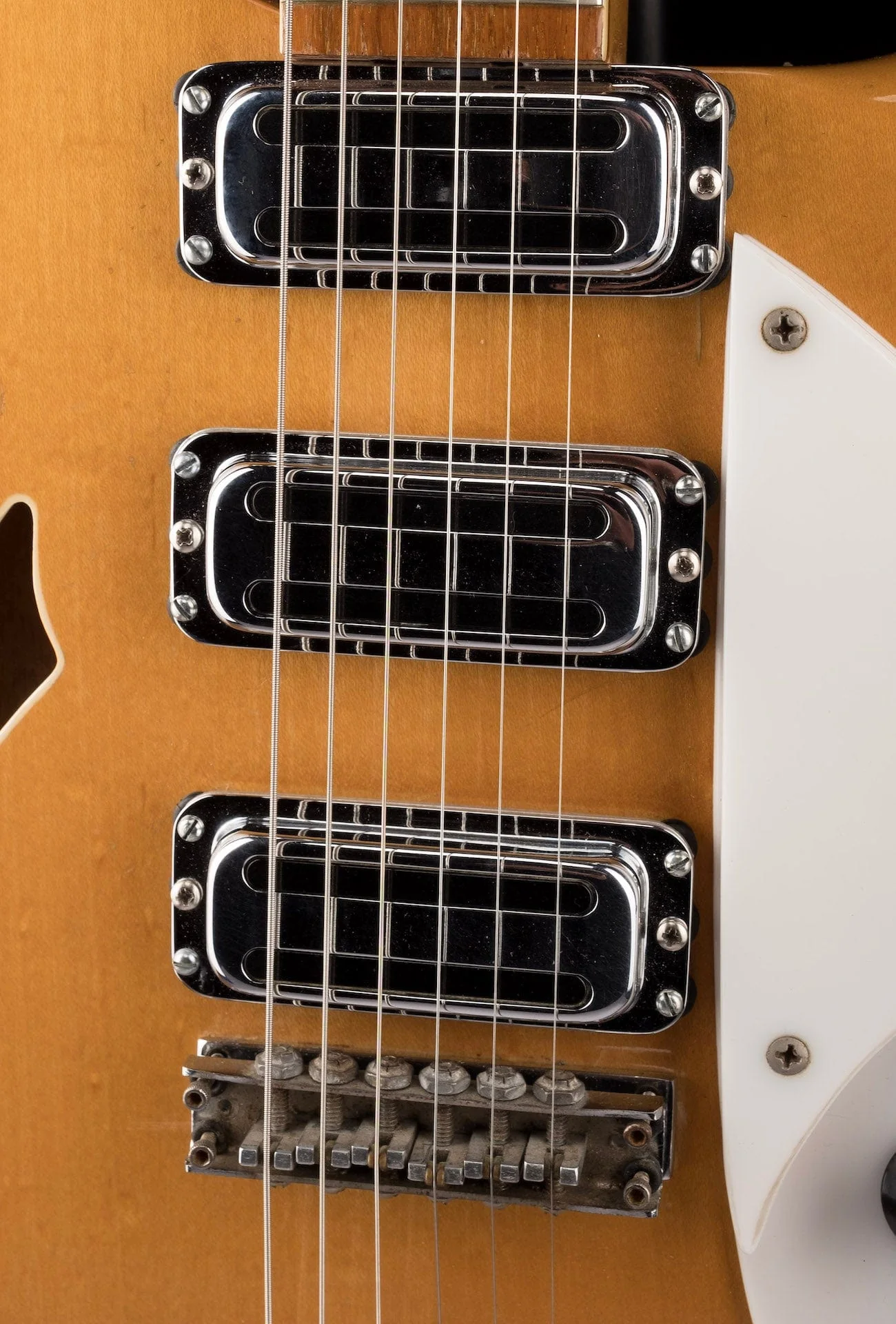 Vintage 1968 Rickenbacker 370/6 Maple Glo With New Silver Vintage-Style HSC - Image 7