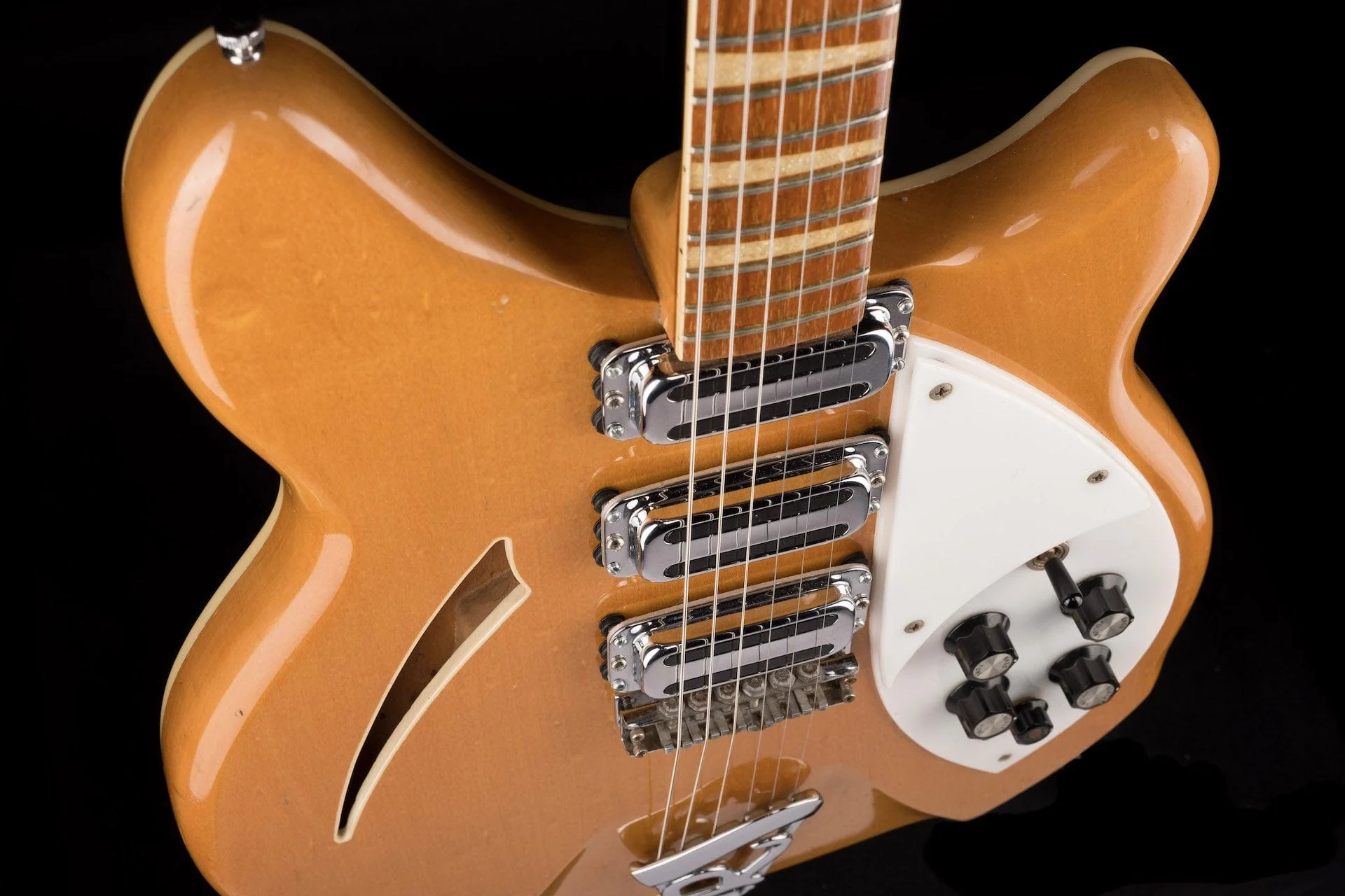 Vintage 1968 Rickenbacker 370/6 Maple Glo With New Silver Vintage-Style HSC - Image 9