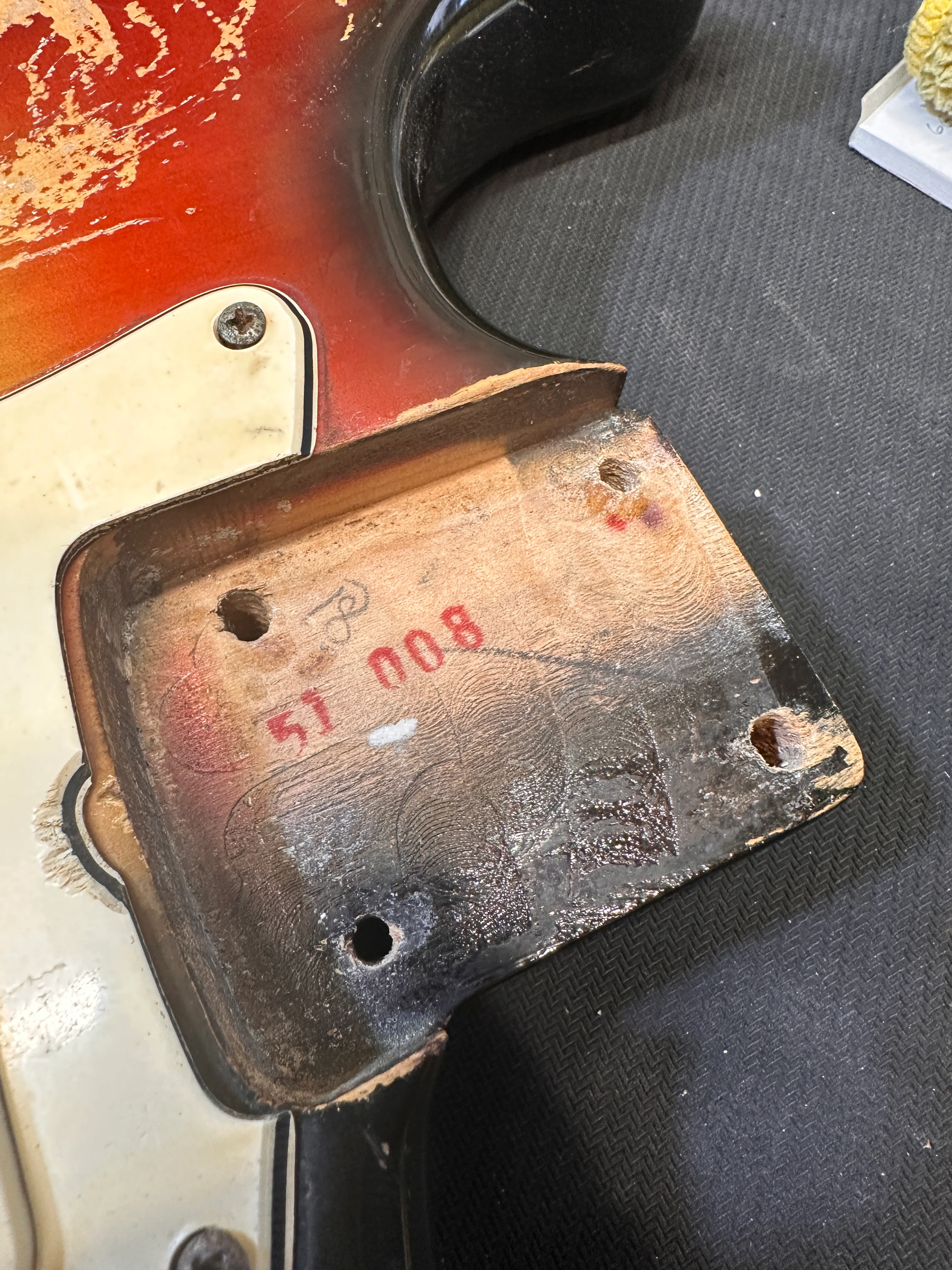 Vintage 1970 Fender Stratocaster 3-Tone Sunburst With Soft Case - Image 16