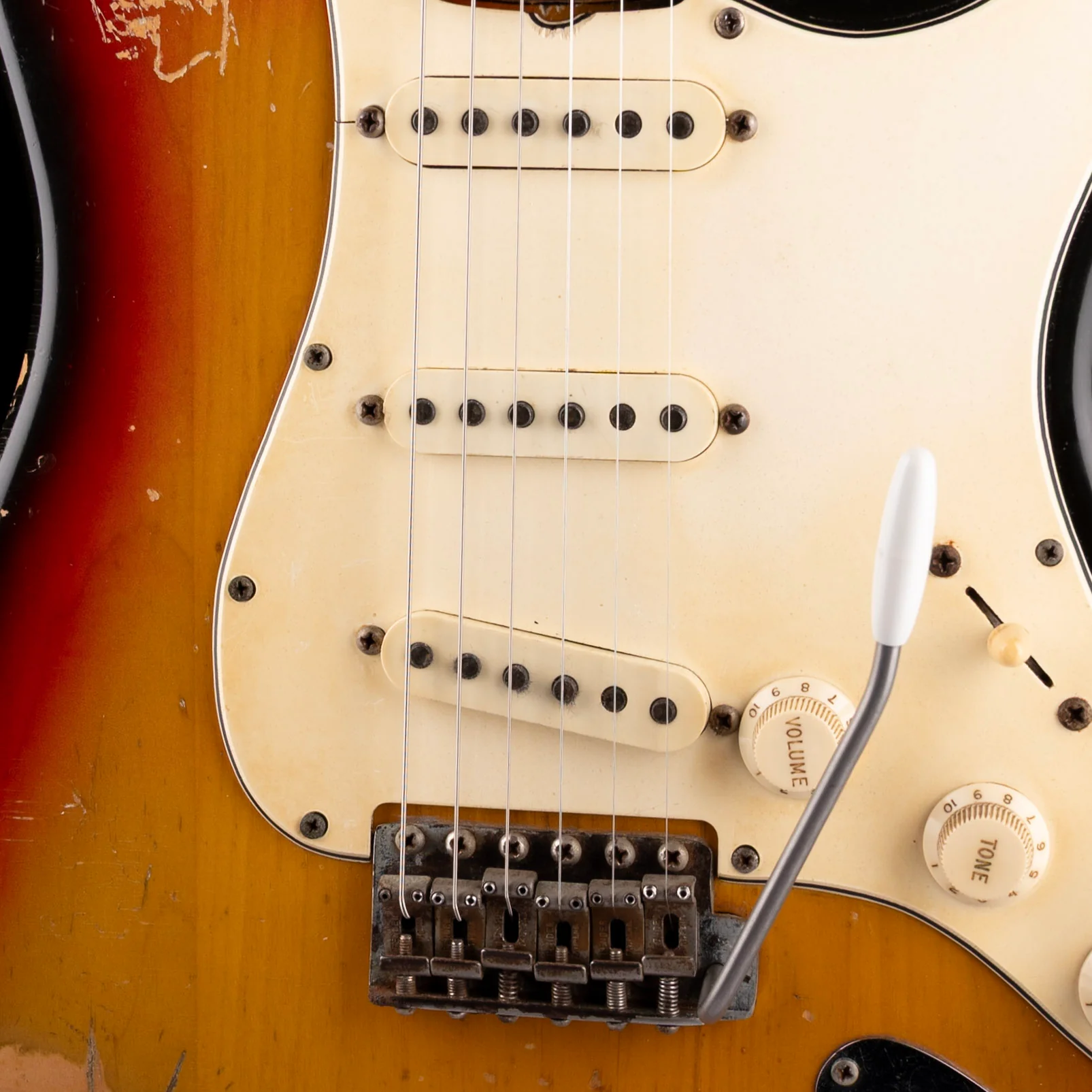 Vintage 1970 Fender Stratocaster 3-Tone Sunburst With Soft Case - Image 4