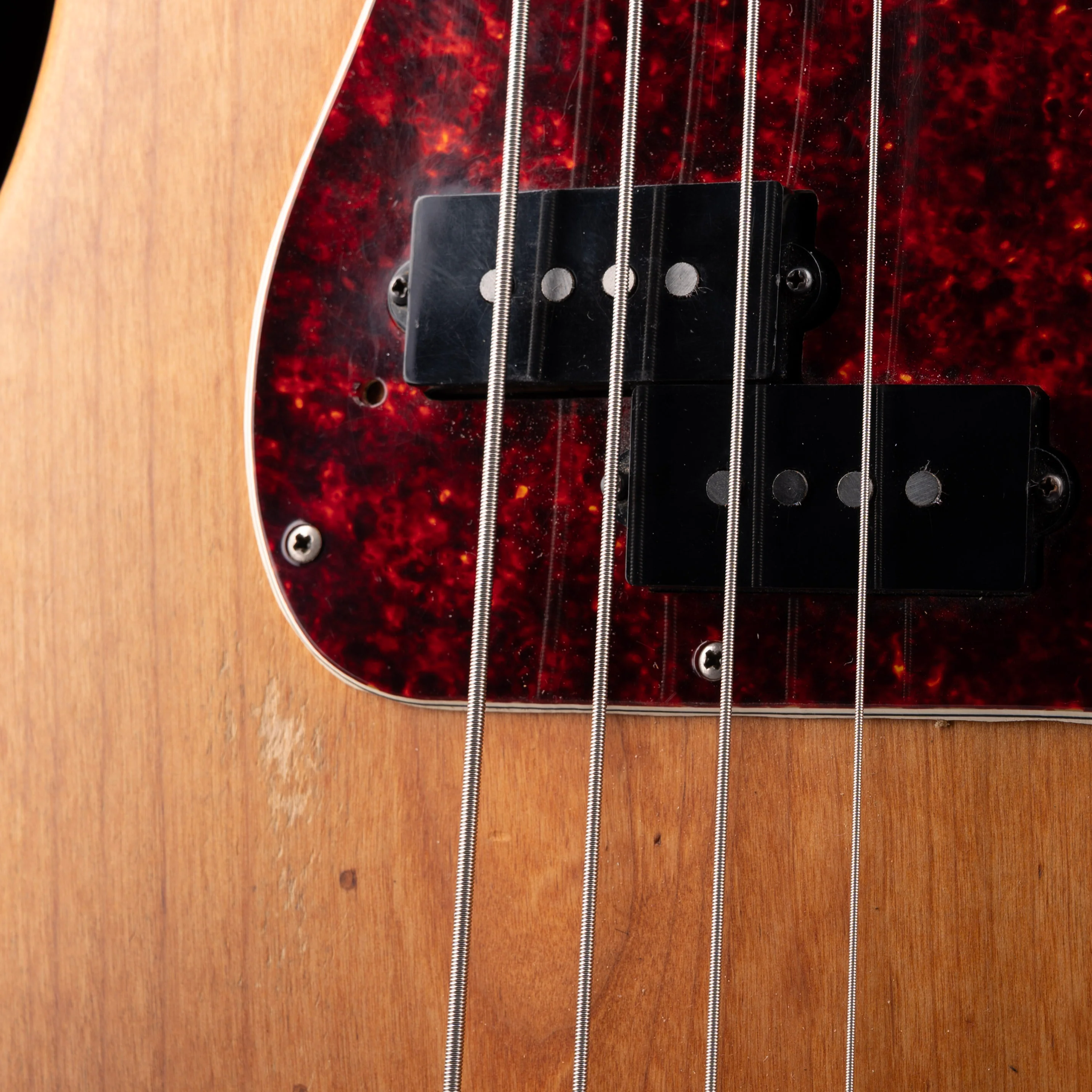Vintage 1972 Fender Precision Bass Natural With Gig Bag - Image 4