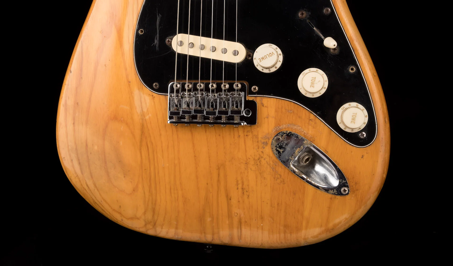 Vintage 1975 Fender Stratocaster Natural with Case - Image 5
