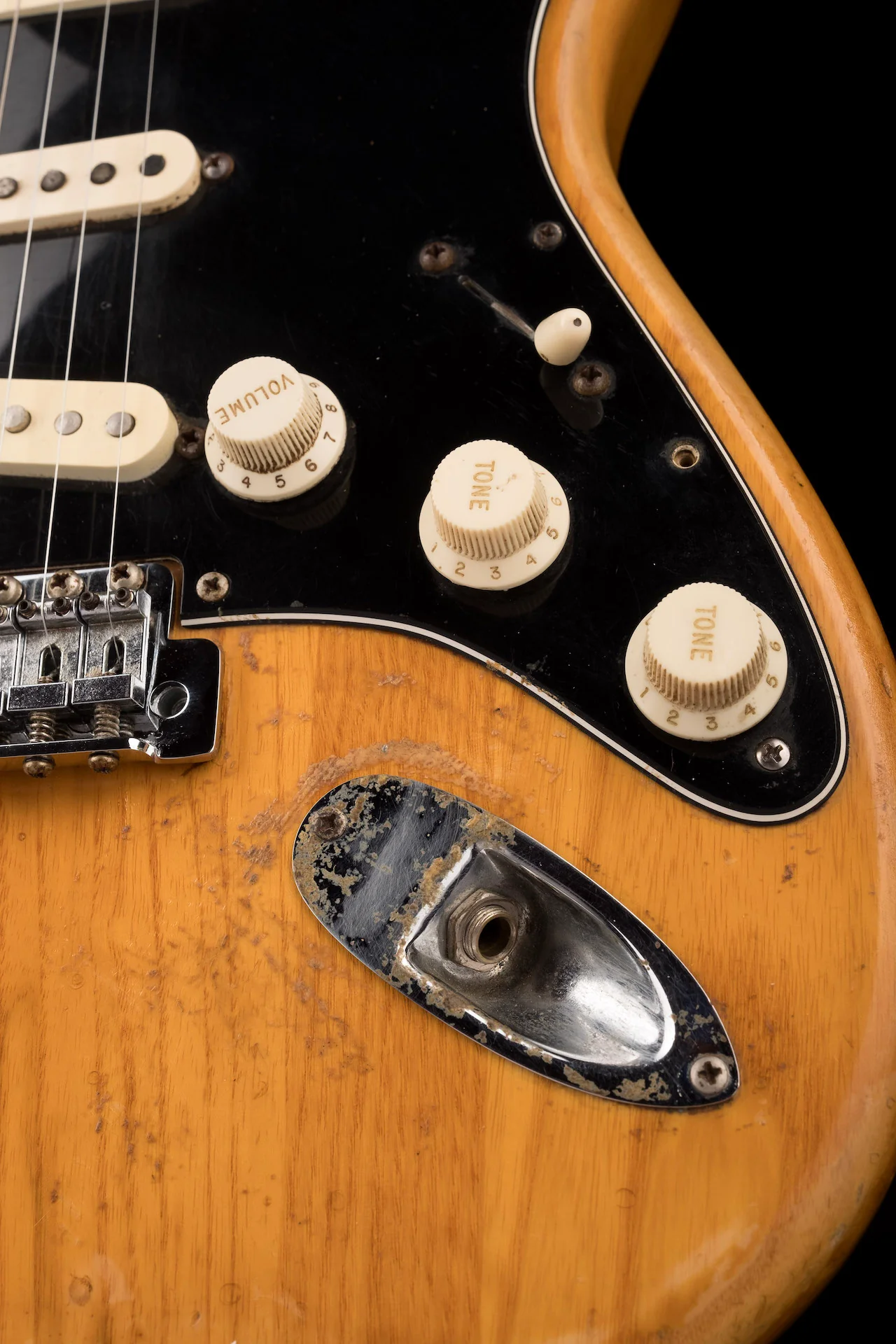 Vintage 1975 Fender Stratocaster Natural with Case - Image 8