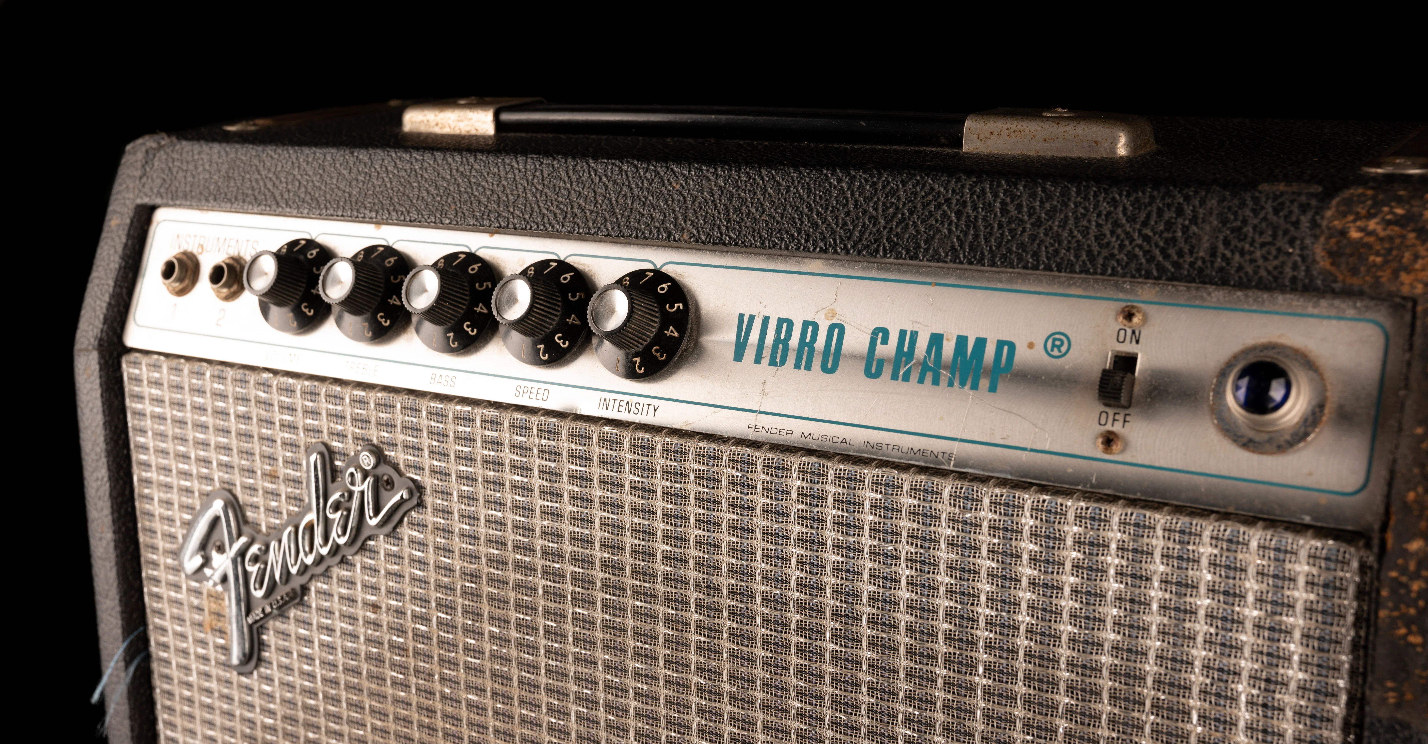 Vintage 1979 Fender Vibro Champ with Upgraded Jensen Speaker Guitar Amp Combo - Image 3