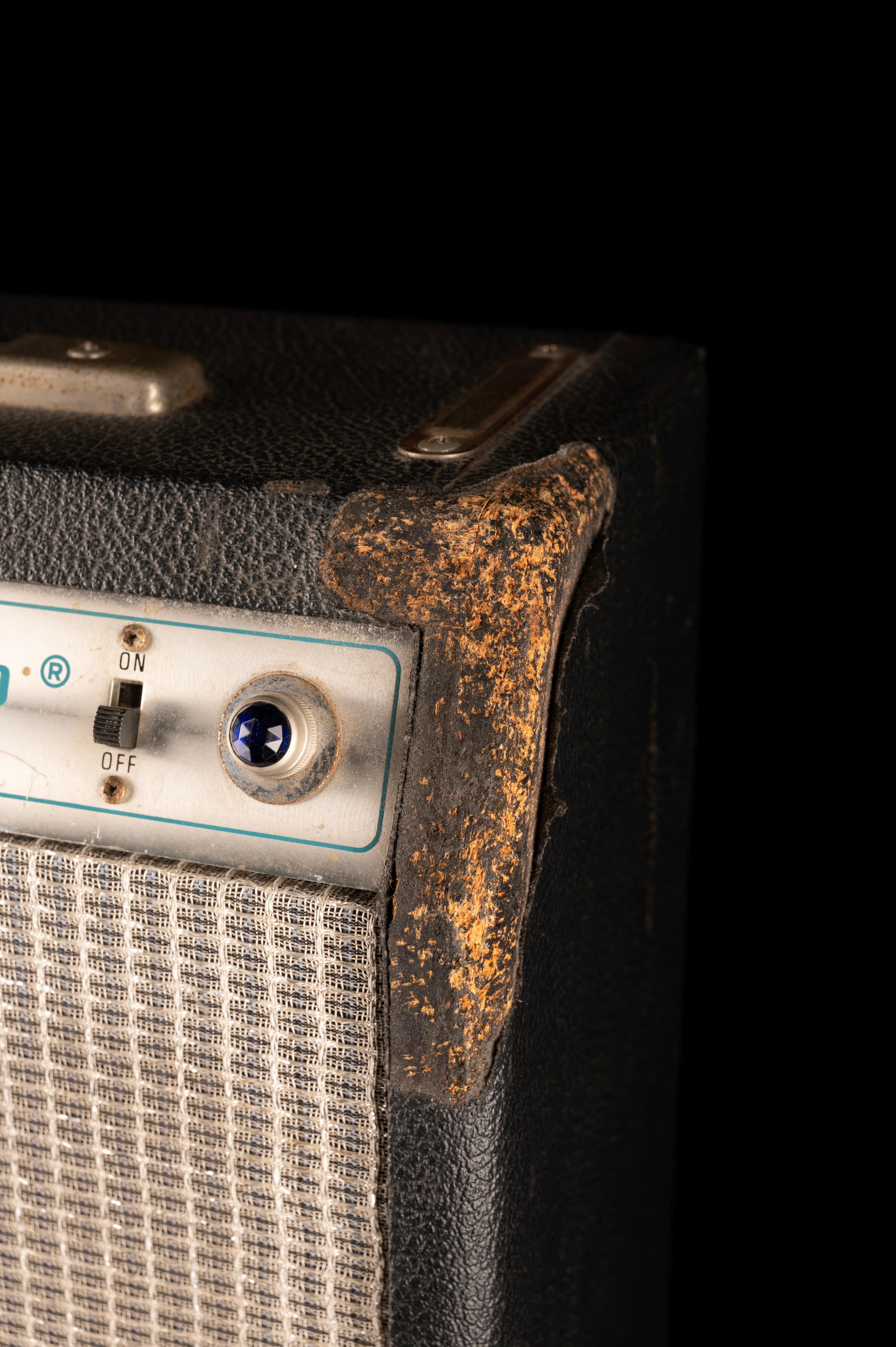 Vintage 1979 Fender Vibro Champ with Upgraded Jensen Speaker Guitar Amp Combo - Image 4