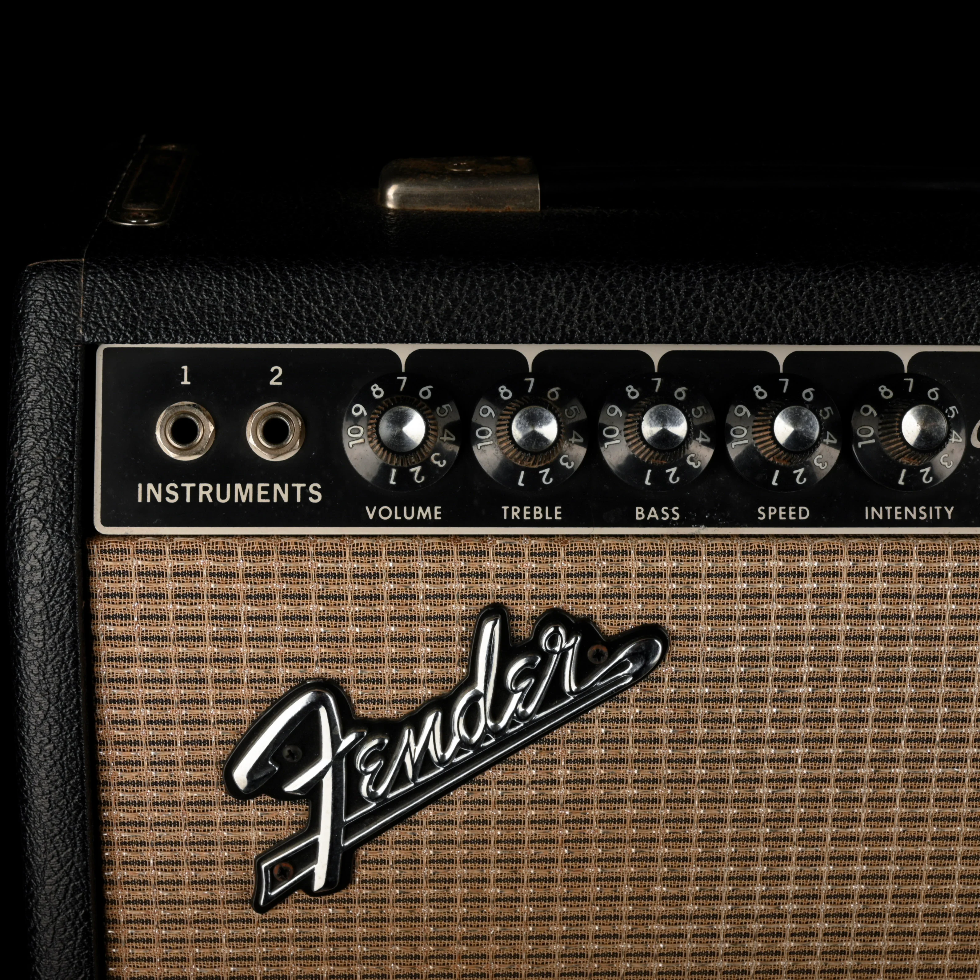 Vintage Fender 1967 Vibro Champ Guitar Amp Combo With Cover - Image 4
