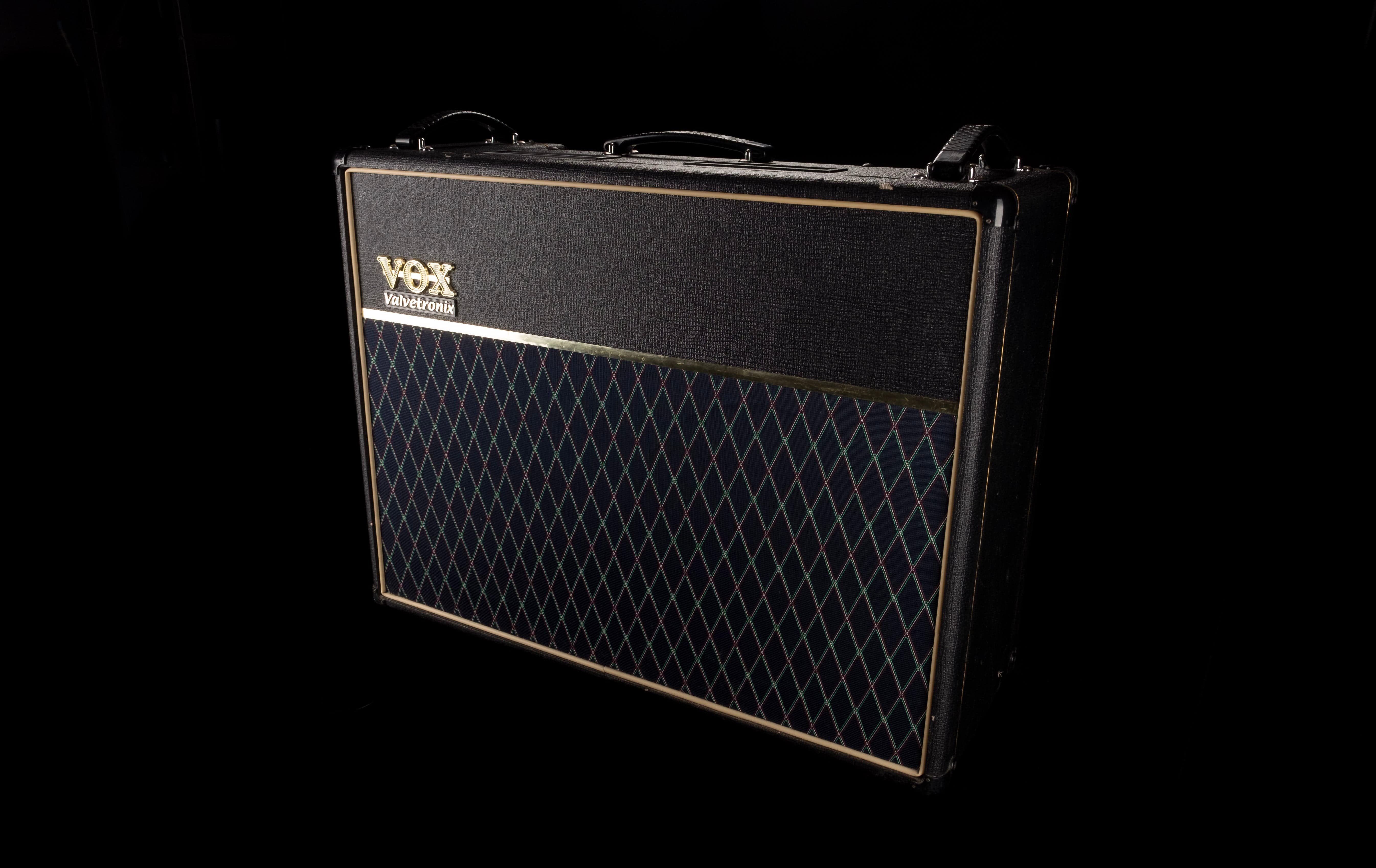 Vox AD120VT 212 Guitar Amp Combo with Foot Controller - Image 2